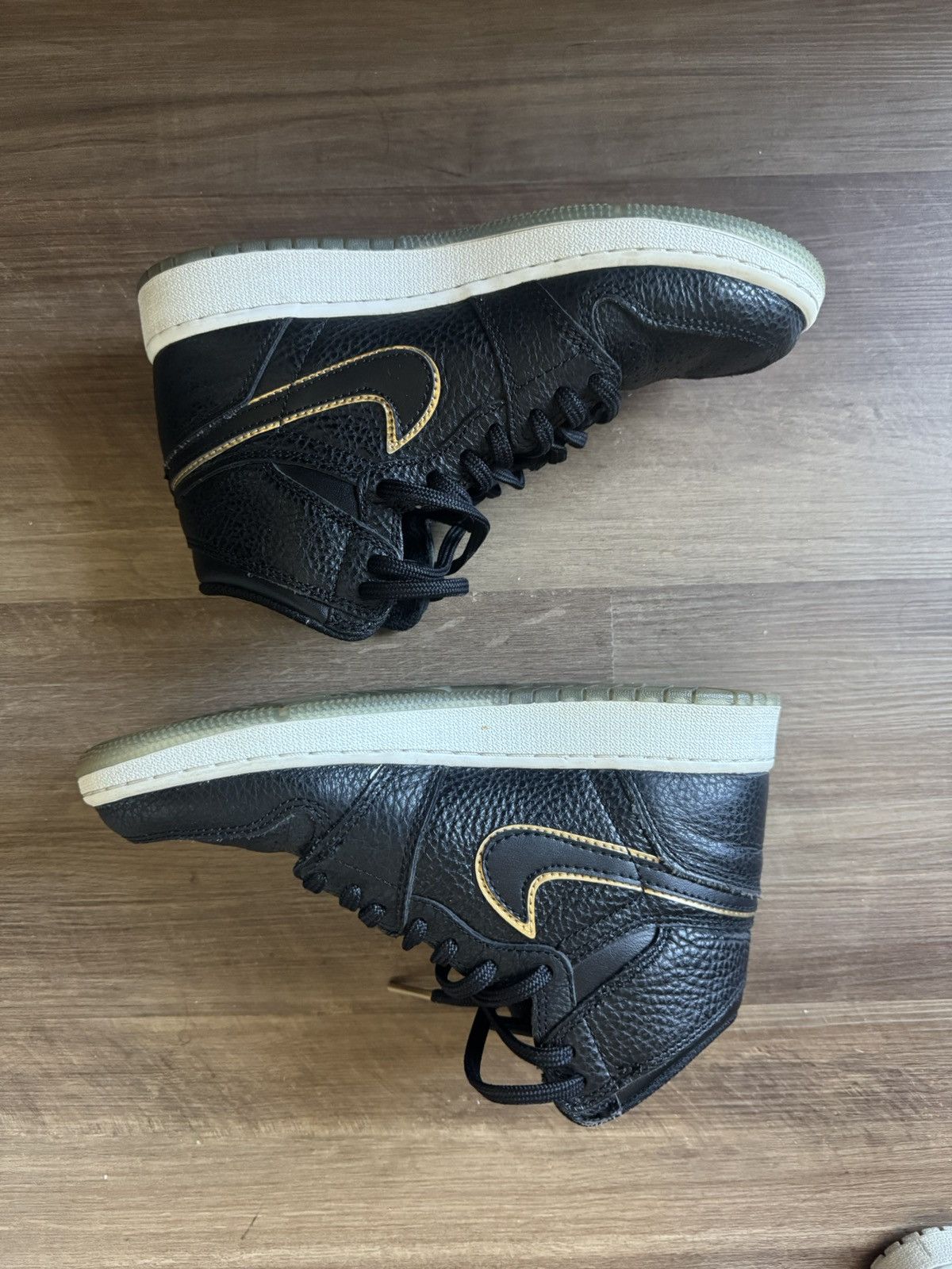 Jordan Brand × Nike Jordan 1 Retro High City of Flight GS Size US 5 / IT 35 - 2 Thumbnail