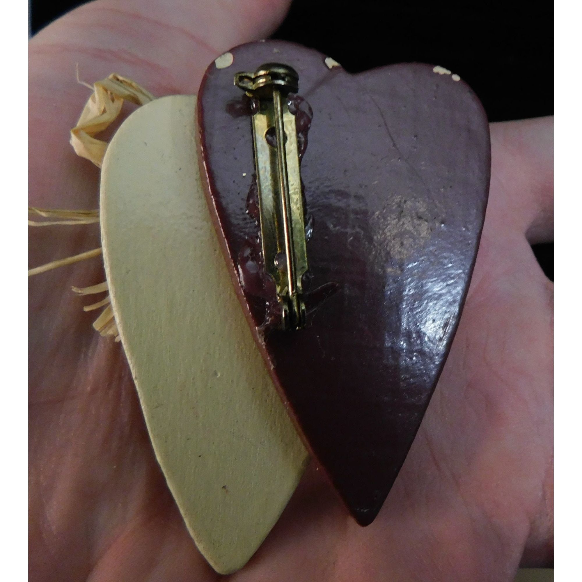 Handmade Rustic Cottagecore Wood Heart Christmas Brooch Size ONE SIZE - 3 Thumbnail
