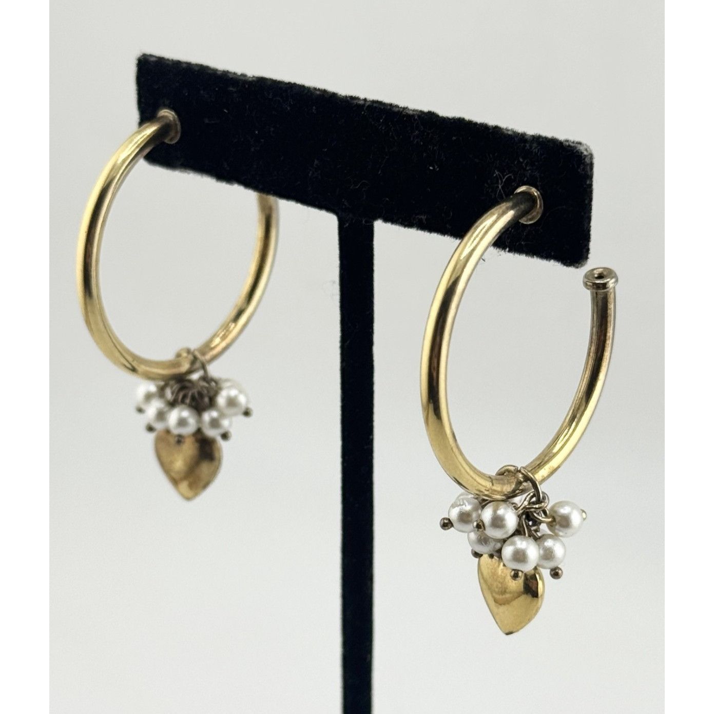 Vintage Vintage pearl heart hoop earrings Size ONE SIZE - 1 Thumbnail