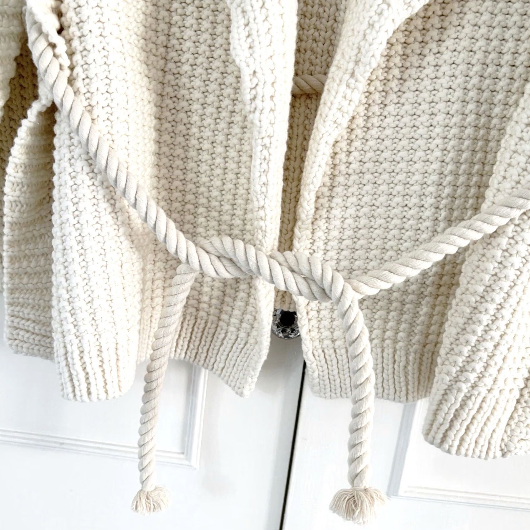 Roper MARIE SIXTINE Chunky Knit Poncho M/L Womens Size Vanilla Rope Belt - Dallas, BNWT Size ONE SIZE - 3 Thumbnail