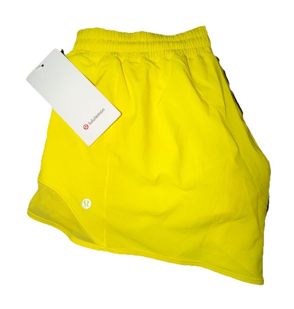 Lululemon LULULEMON HOTTY HOT SHORT 4” LR LINED SONIC YELLOW 14 NWT Size 36" / US 14 / IT 50 - 2 Thumbnail