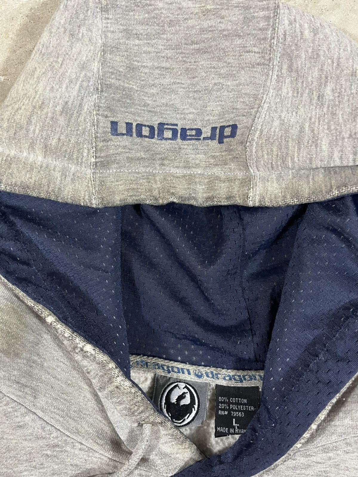 Vintage Vintage Y2K Dragon Skateboards Logo Hoodie Gray Size US L / EU 52-54 / 3 - 7 Thumbnail