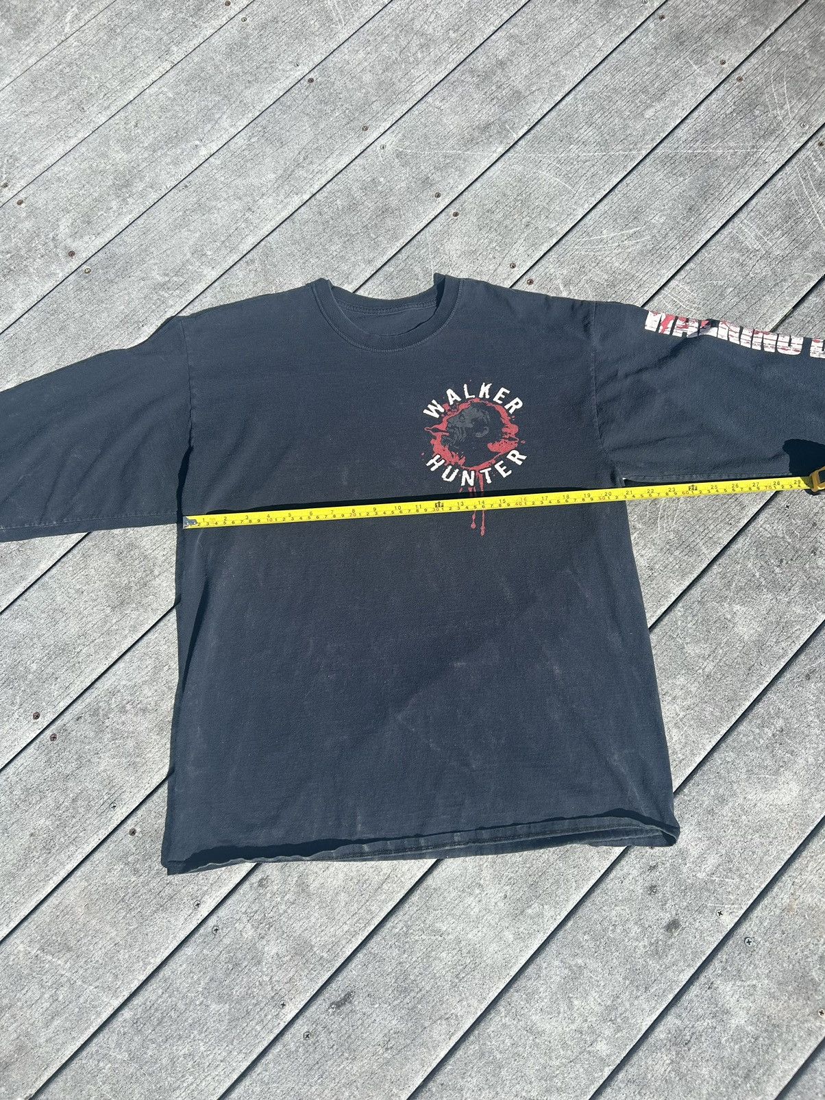 Vintage Y2K Walking Dead grunge shirt Size US L / EU 52-54 / 3 - 4 Thumbnail