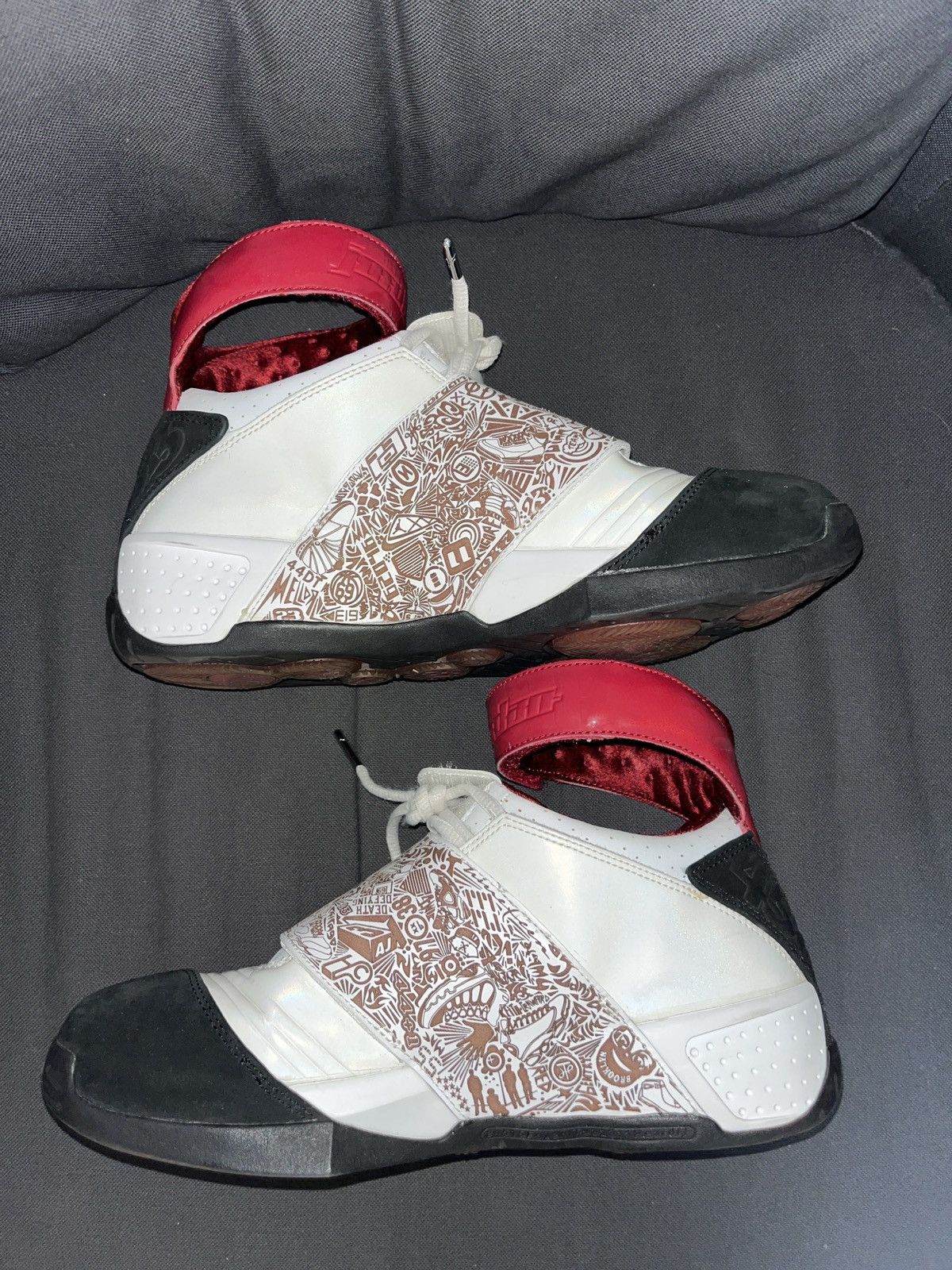 Jordan Brand Air Jordan XX (2005) Size US 7 / EU 40 - 9 Thumbnail