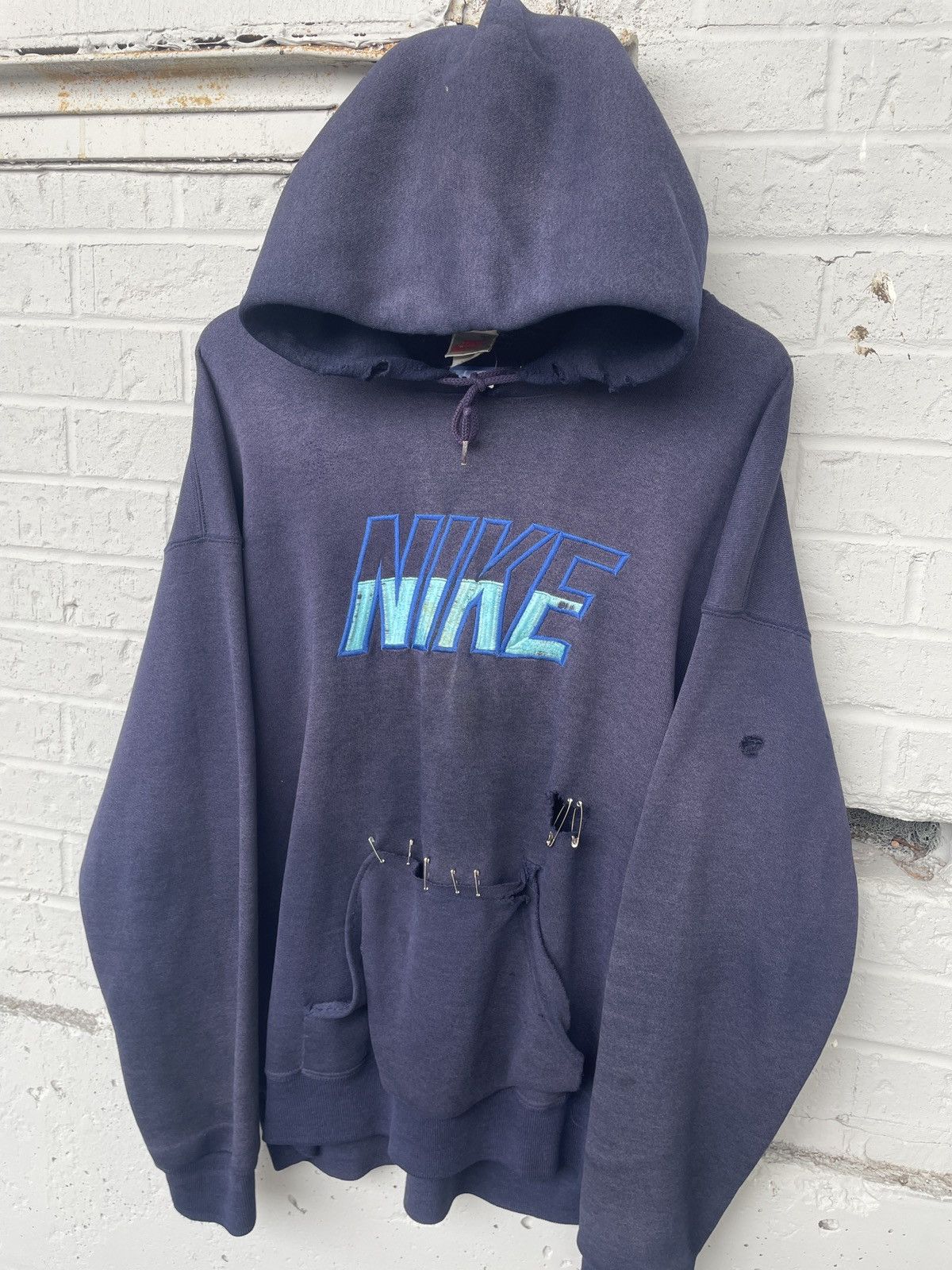Nike 90s Nike faded and distressed hoodie Size US L / EU 52-54 / 3 - 1 Thumbnail