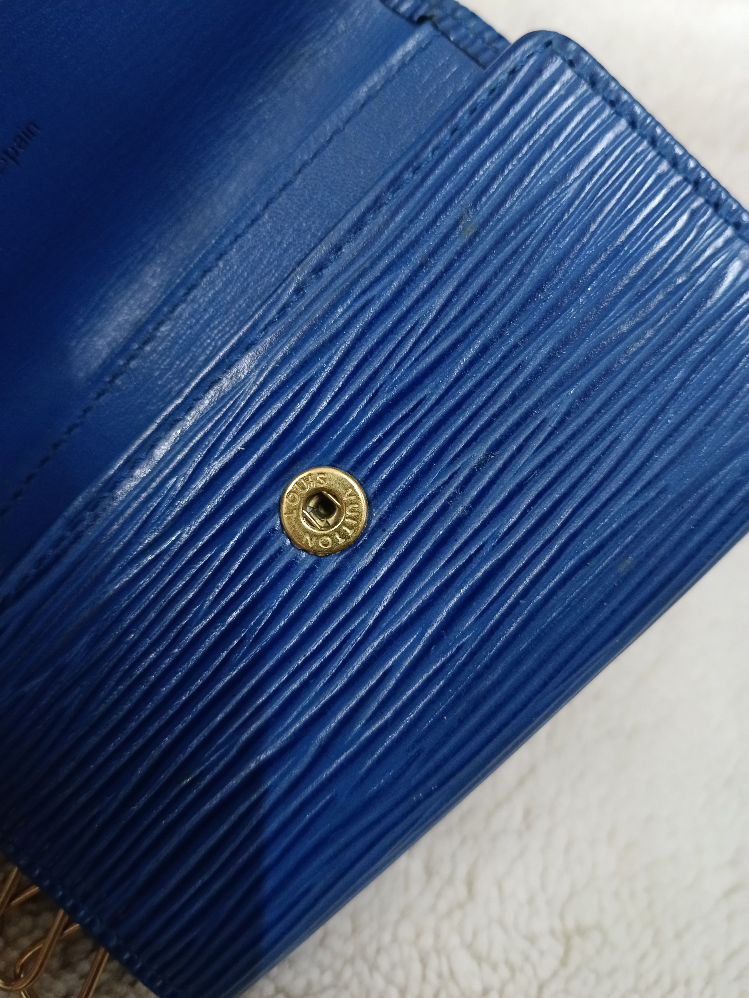 Louis Vuitton Louis Vuitton Blue Epi LeathervKey Holder Size ONE SIZE - 5 Thumbnail