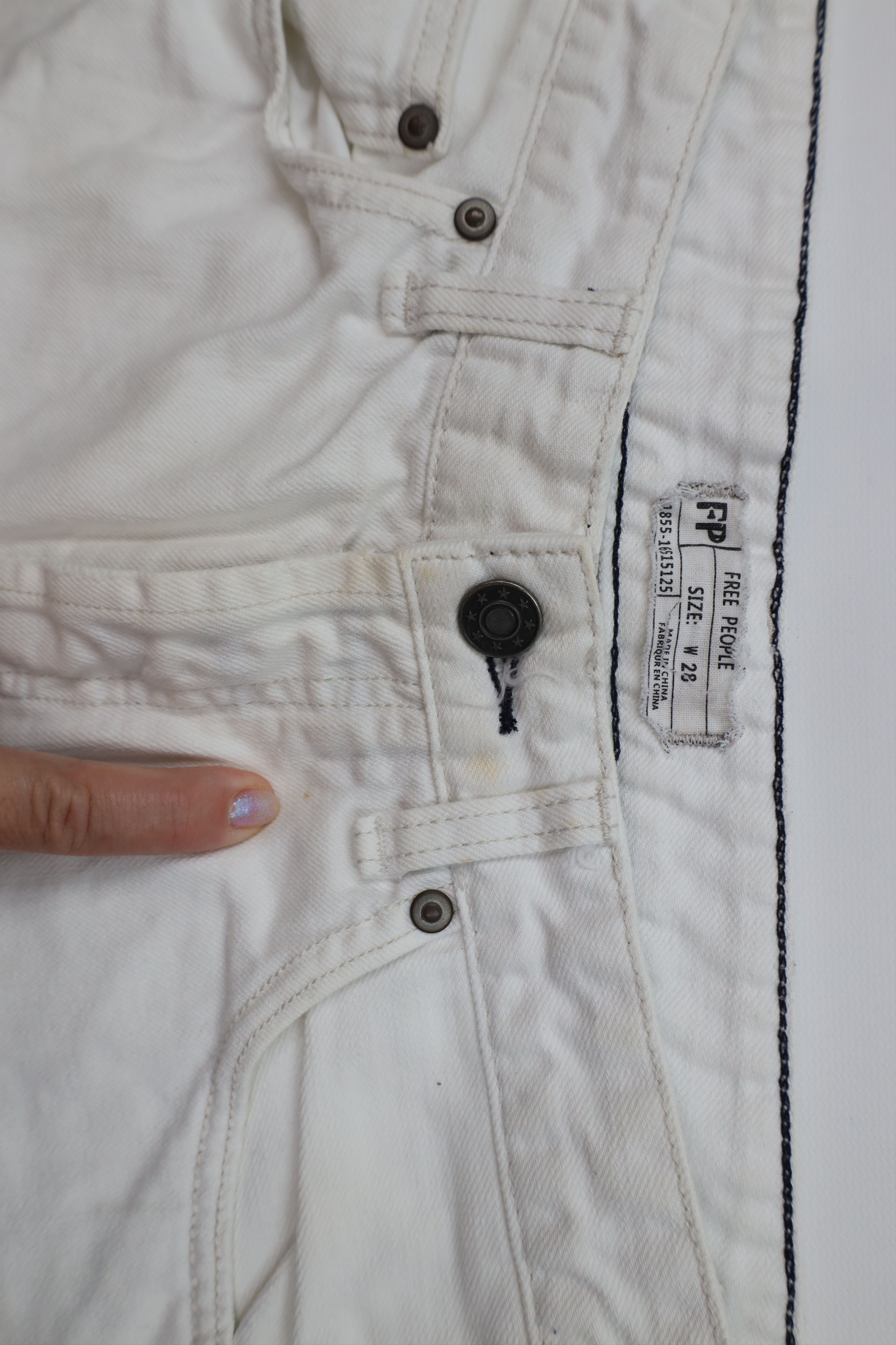Free People Free People Button Fly Cut Off Denim Jean Shorts White Size 28" / US 6 / IT 42 - 5 Thumbnail