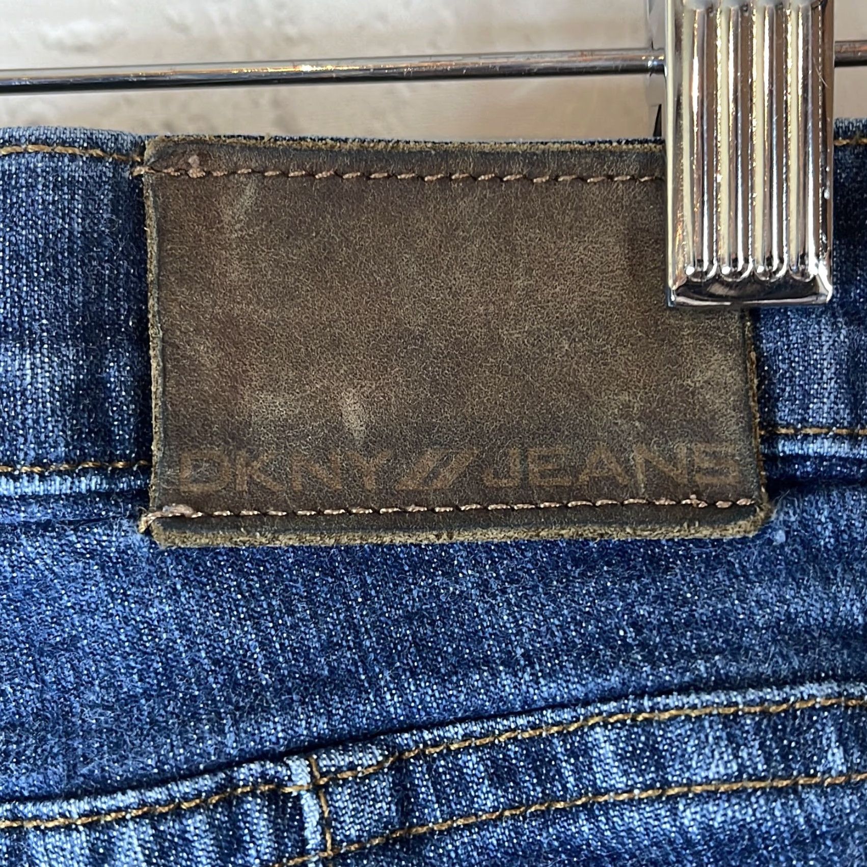 DKNY DKNY Jeans Women Size 8 Medium Wash Straight Blue Denim Jeans Womens 8 Medium Wash DKNY Jeans Size 30" / US 8 / IT 44 - 4 Thumbnail