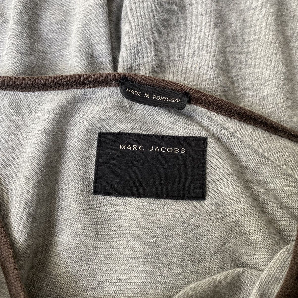 Marc Jacobs MARC JACOBS Gray Tee with Brown Collar & Logo Print Size US L / EU 52-54 / 3 - 14 Thumbnail