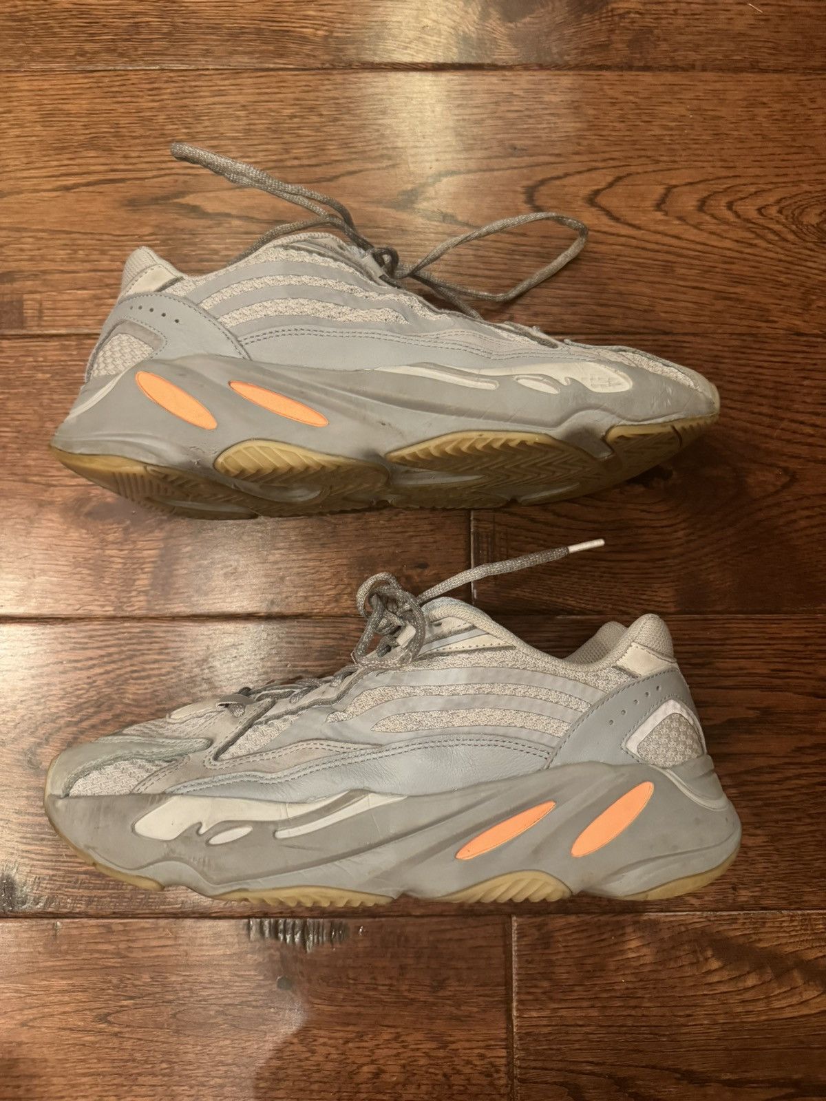 Adidas YEEZY 700 v2 Inertia Size US 9.5 / EU 42-43 - 2 Thumbnail