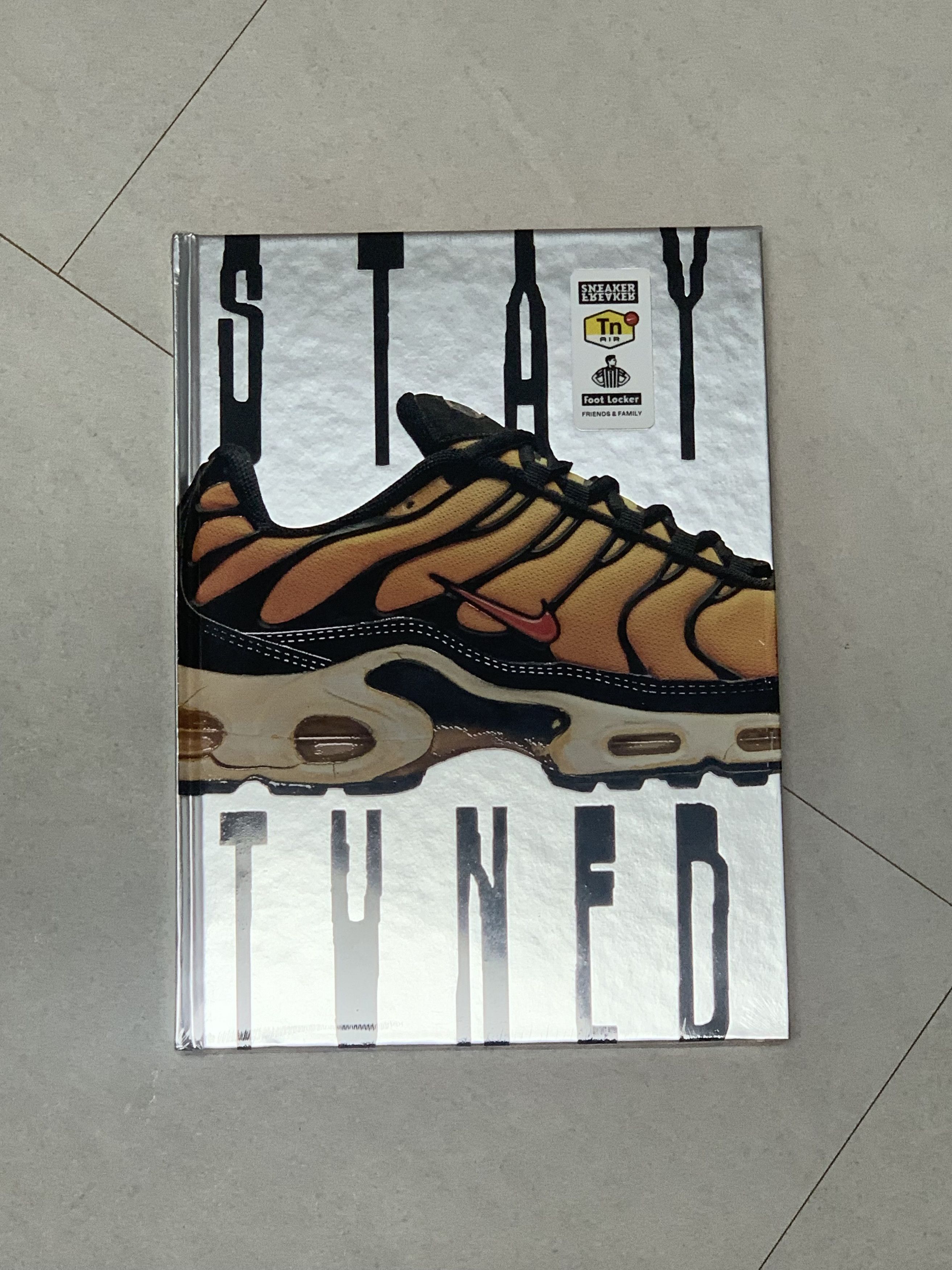 Other 'Stay Tuned’ Book Foot Locker X Sneaker Freaker Size ONE SIZE - 8 Thumbnail