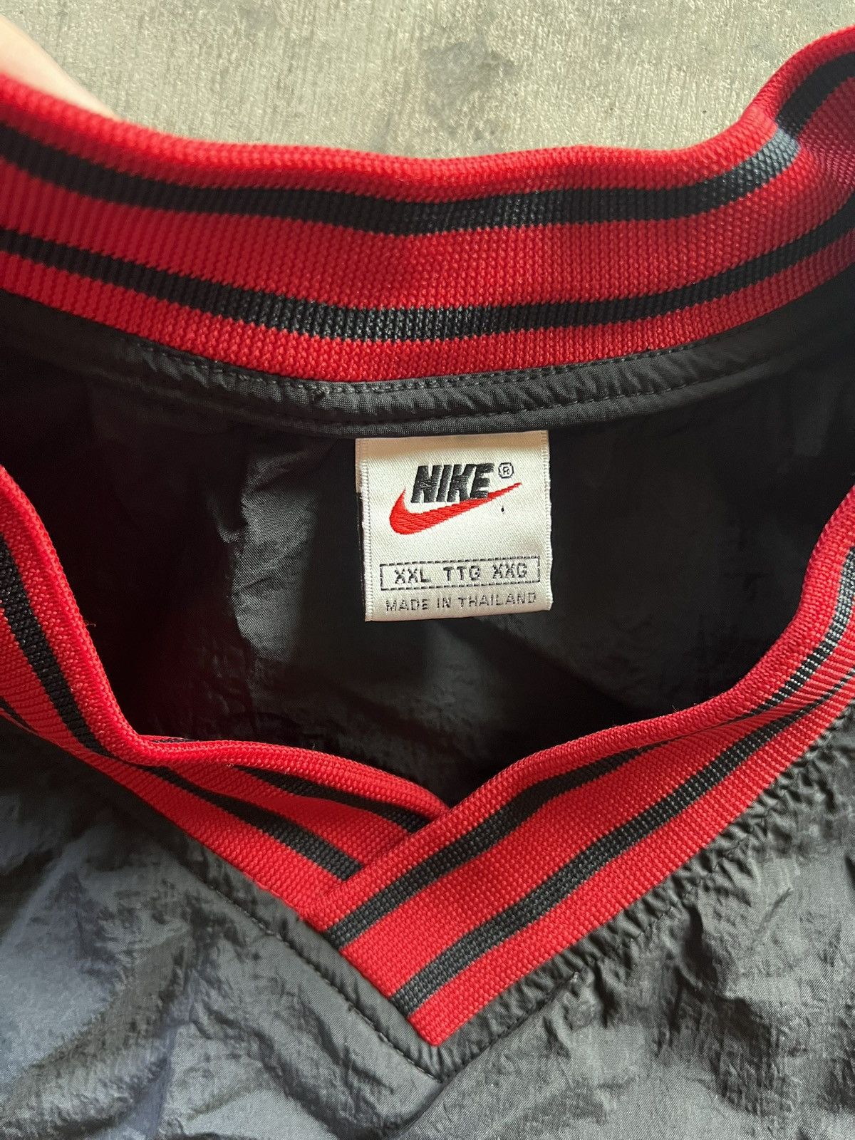 Nike Vintage 90’s Nike Crewneck Windbreaker Black/Red Size US XXL / EU 58 / 5 - 4 Thumbnail
