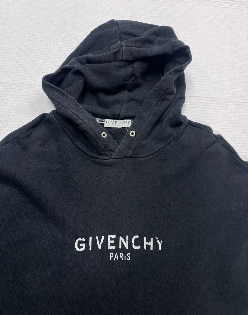 Givenchy Givenchy Black hoodie with letters, size M, fair condition Size US M / EU 48-50 / 2 - 4 Thumbnail