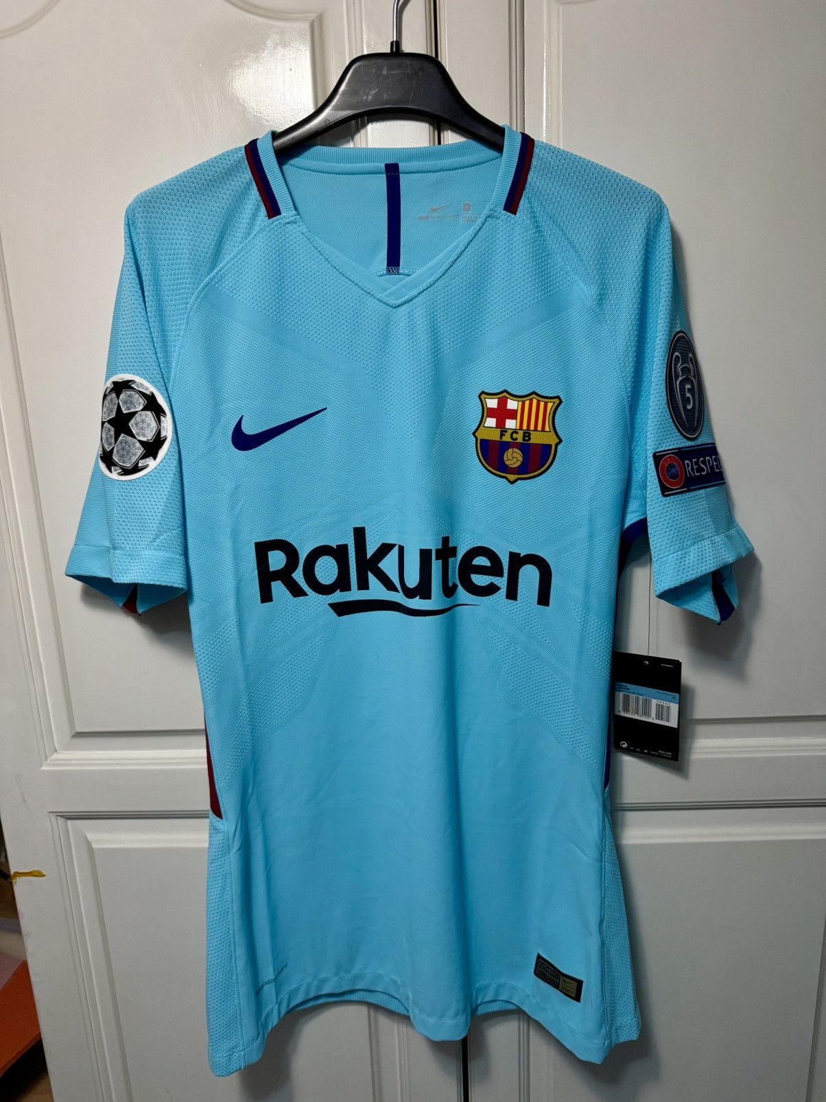 Nike Player issue 17/18 Barça Away — Andrés Iniesta #8 BNWT Size US M / EU 48-50 / 2 - 5 Thumbnail