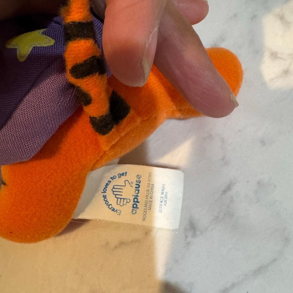 Vintage vintage Winnie the Pooh Tigger Plush Keychain purple Size ONE SIZE - 8 Thumbnail
