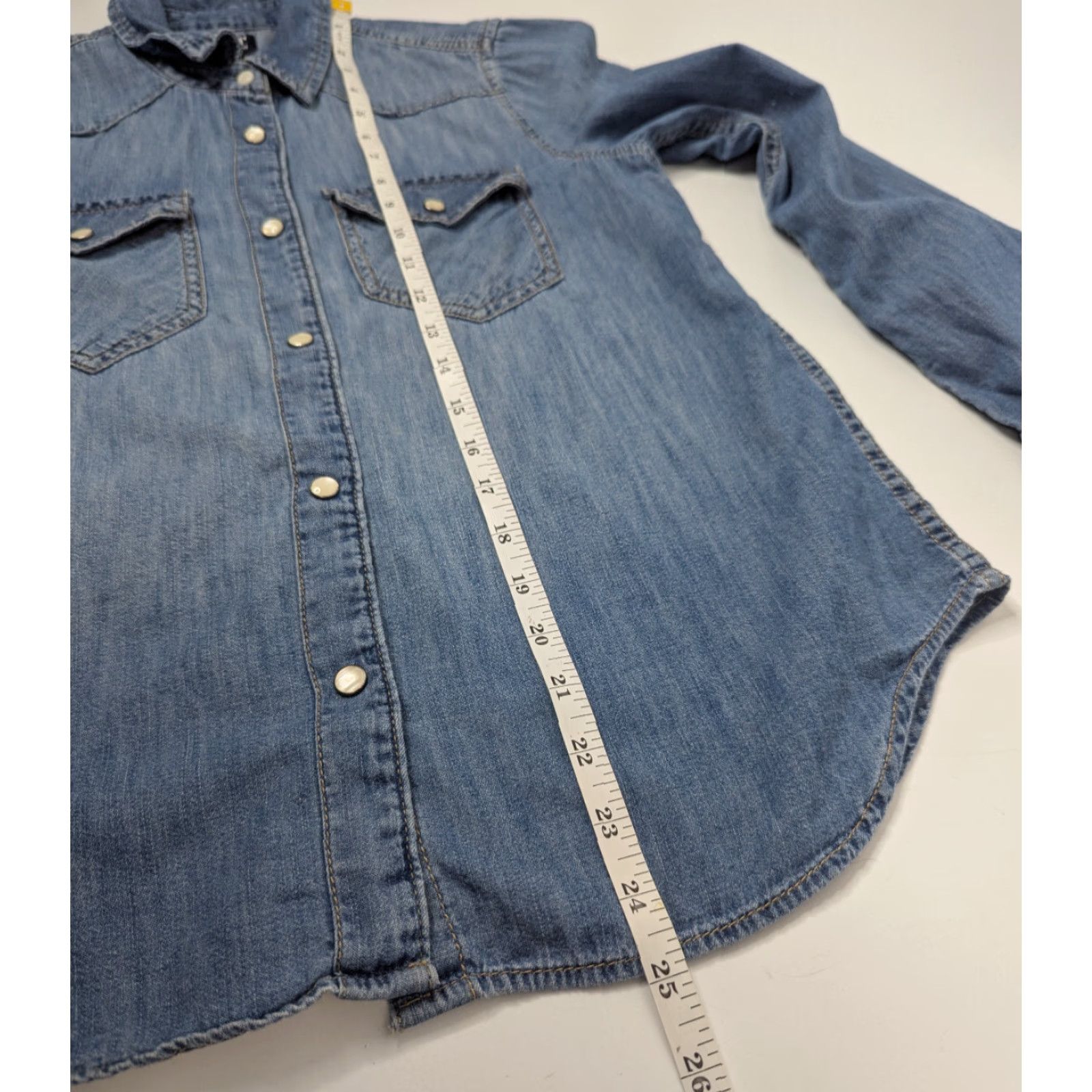 Gap VINTAGE Gap Denim Western Shirt Womens S Blue Cowgirl Snap Button-Up Collared Long Sleeve Pockets Western Size S / US 4 / IT 40 - 5 Thumbnail