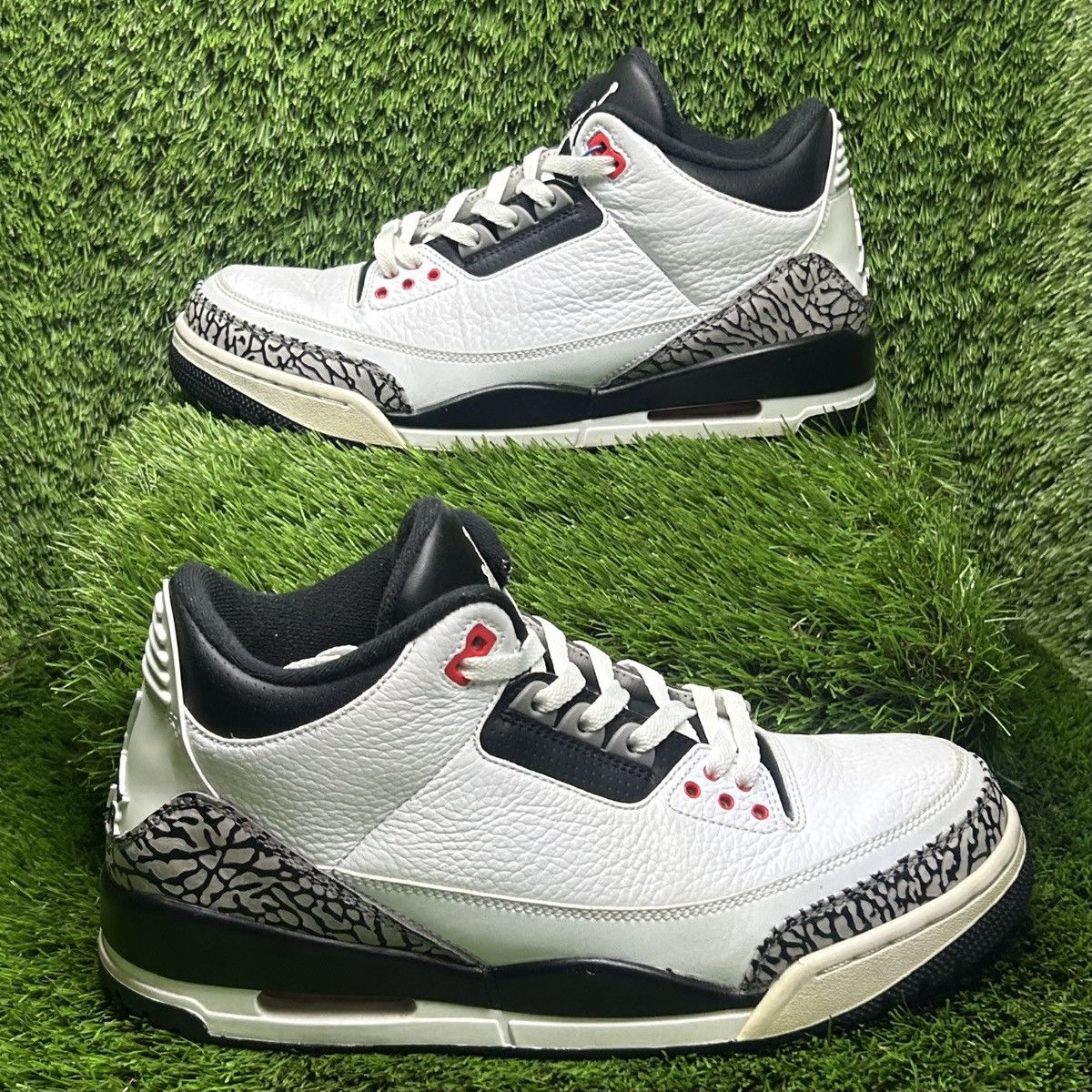 Jordan Brand Jordan 3 “Infared 23” Size US 10 / EU 43 - 1 Thumbnail