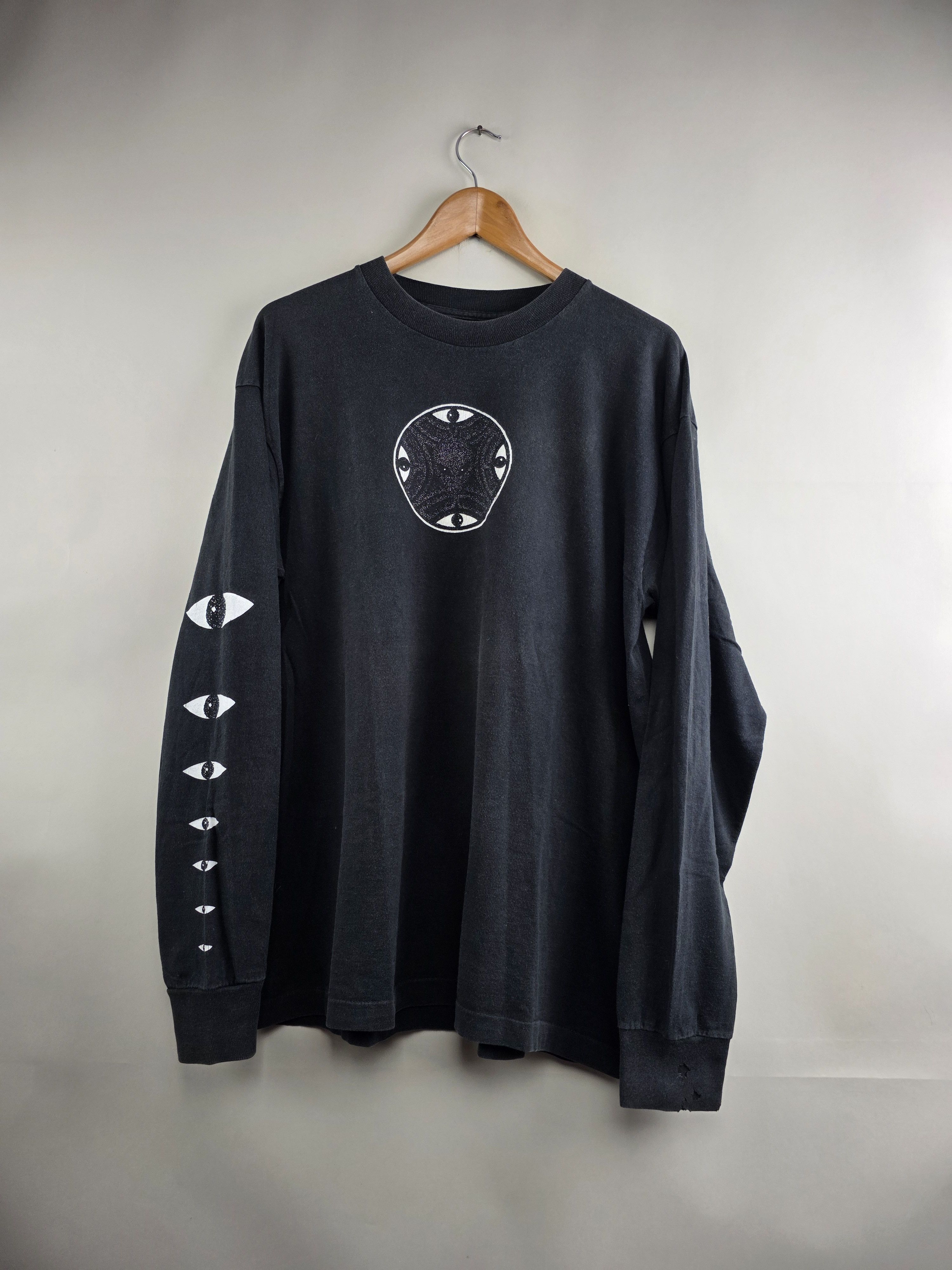 90s Vintage FASHION VICTIM Alien sweat