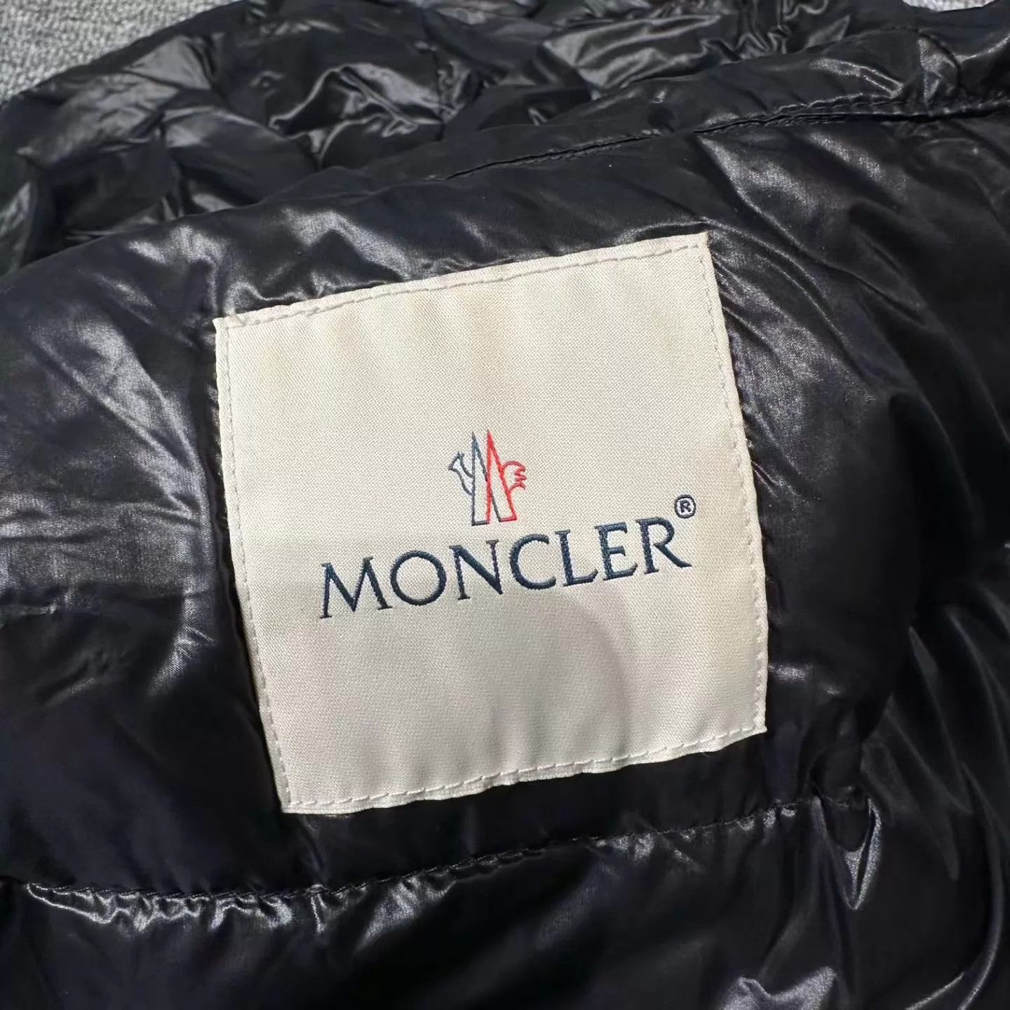 Moncler MONCLER Serinde Down Jacket 99 New Chest 102 Length 59 Size XS / US 0-2 / IT 36-38 - 3 Thumbnail