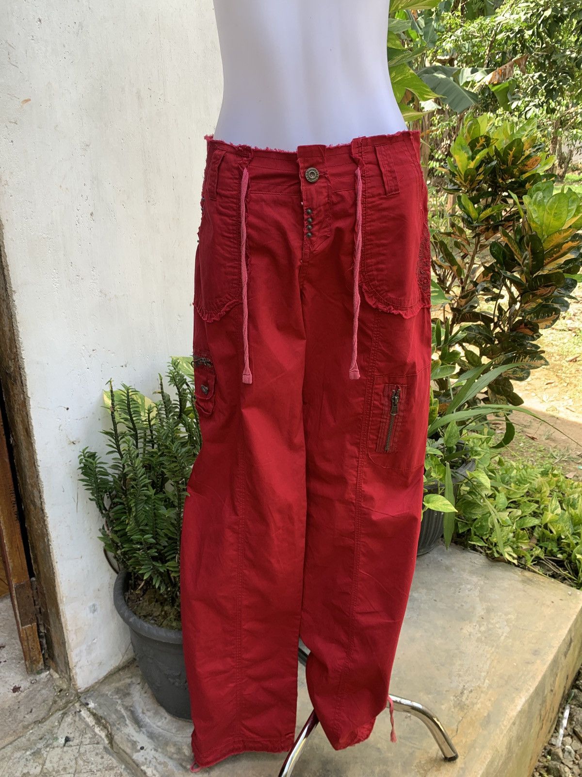 Enyce y2k Enyce Workwear Red Combat Cargo Embroidery Pants Size 27" / US 4 / IT 40 - 4 Thumbnail