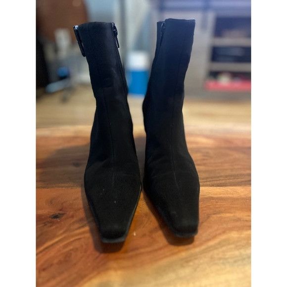 Stuart Weitzman Stuart Weitzman Black Suede Kitten Heel Ankle Boots Buckle A Size US 6 / IT 36 - 4 Thumbnail