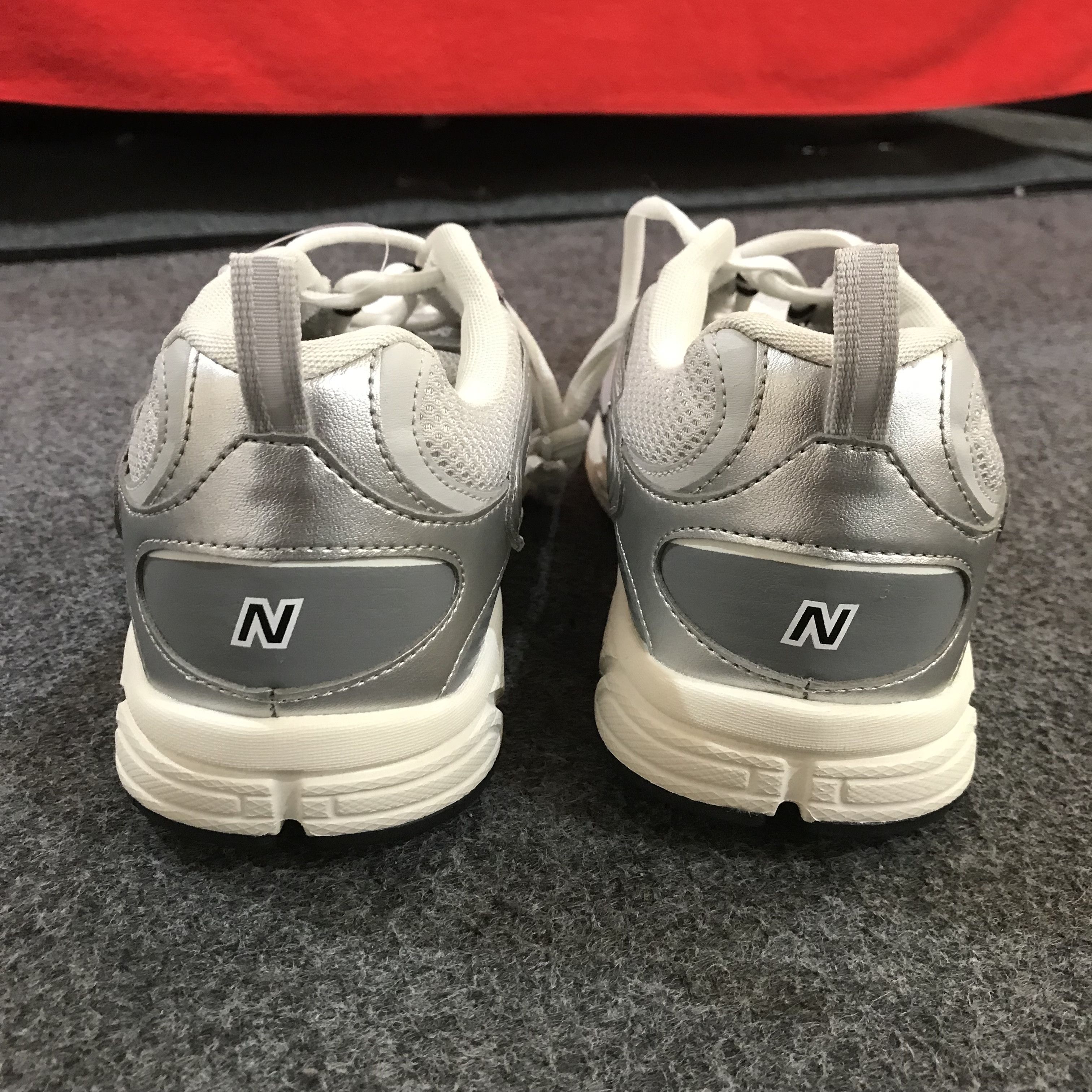 New Balance New Balance 480 Silver abzorb sole Size 9.5 uk 44 eur Bnwt Size US 10 / EU 43 - 4 Thumbnail