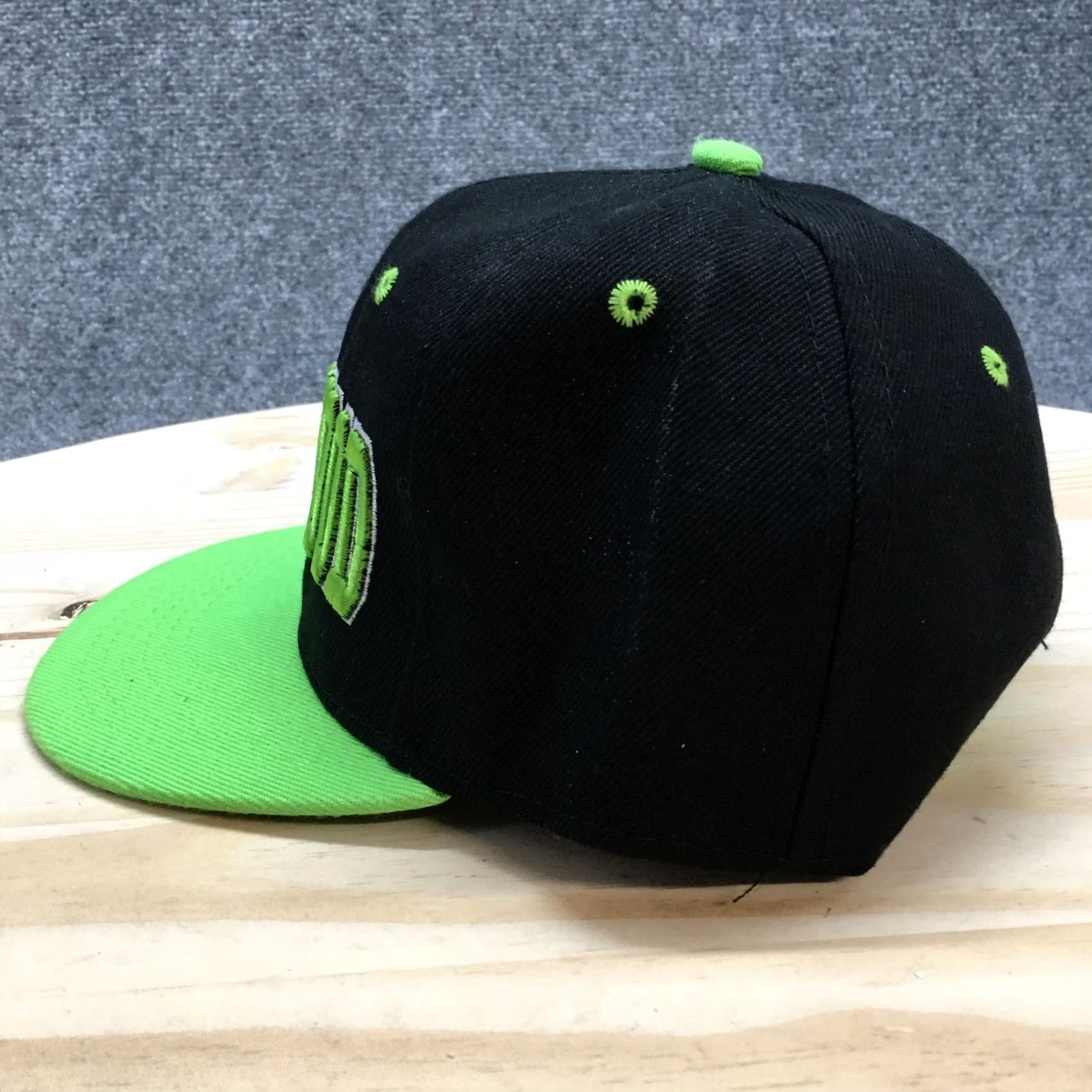 Vintage Hollywood Snapback Cap Hat Mens Black Green OS Flat Brim Acrylic Adjustable Size ONE SIZE - 4 Thumbnail