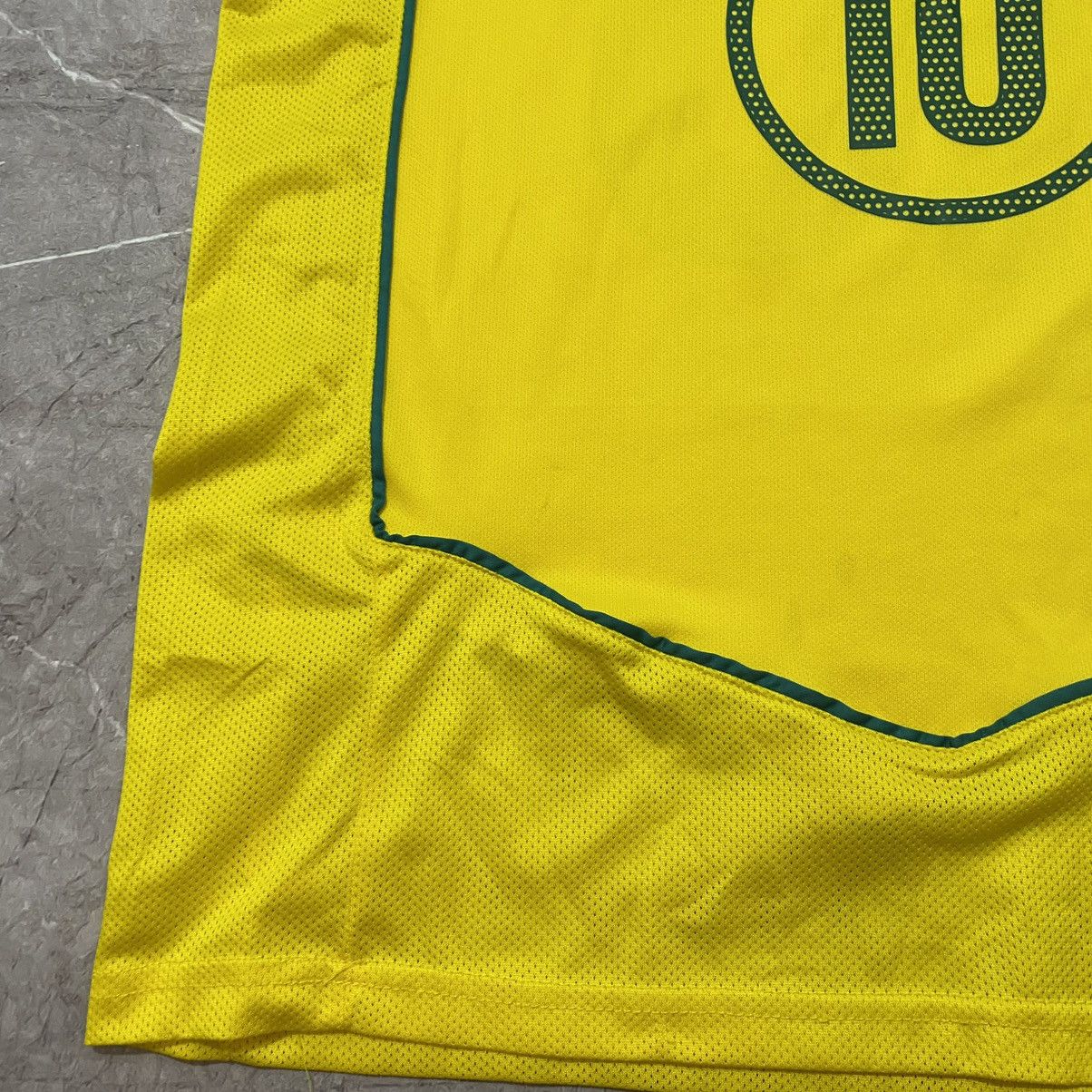 Nike RONALDINHO ! VINTAGE NIKE BRAZIL TEE SOCCER JERSEY 00s Size US M / EU 48-50 / 2 - 6 Thumbnail