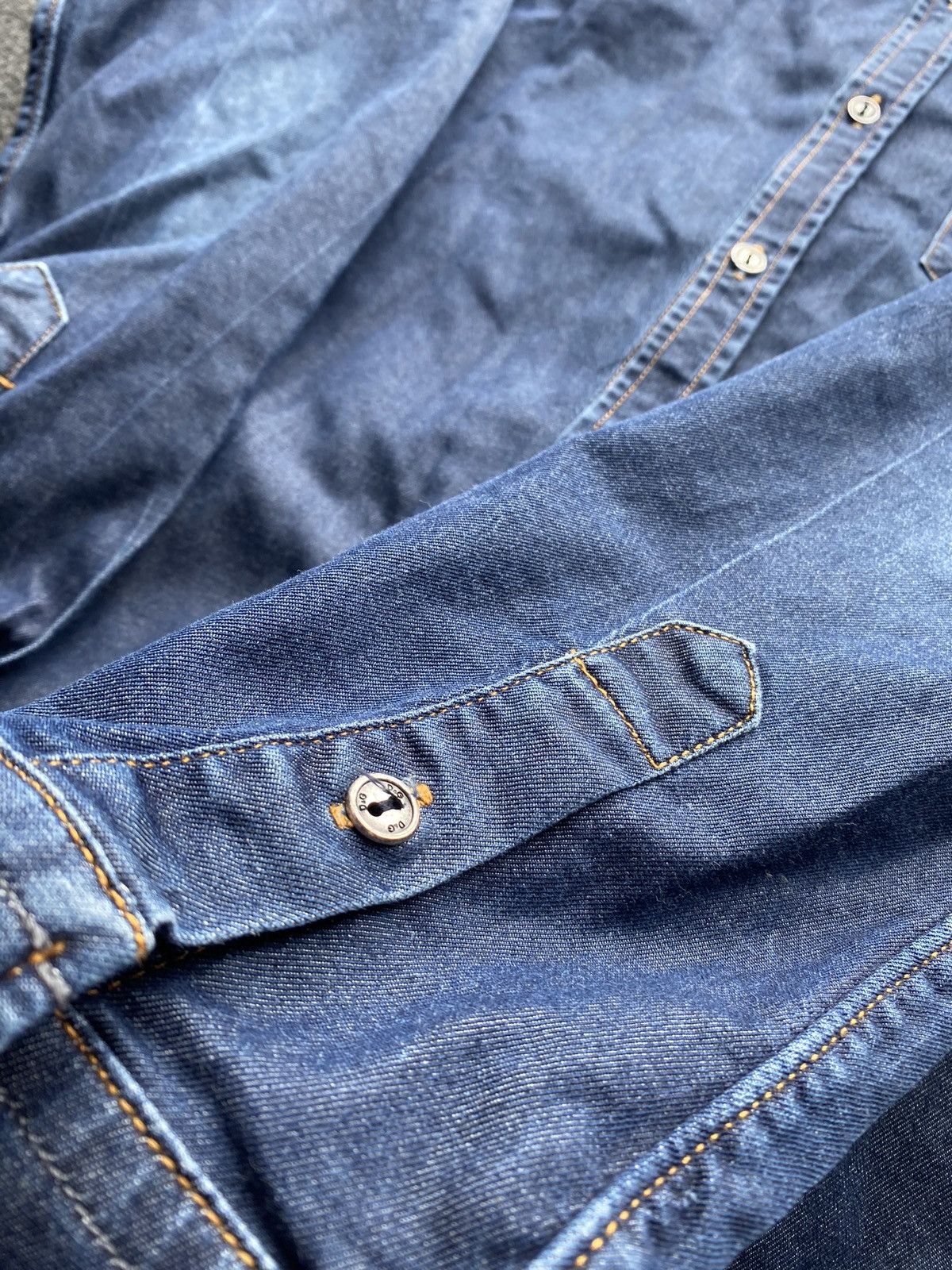 Dolce & Gabbana 🔥Dolce Gabbana brad 16 1/2 42 m size denim button up shirt Size US M / EU 48-50 / 2 - 13 Thumbnail