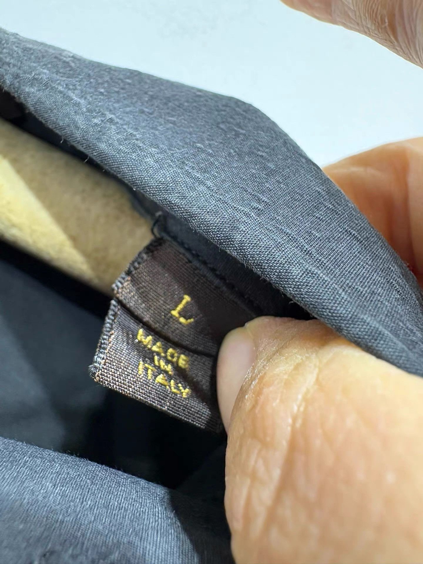 Louis Vuitton Louis Vuitton Men's Black Shirt K29 Size US L / EU 52-54 / 3 - 4 Thumbnail
