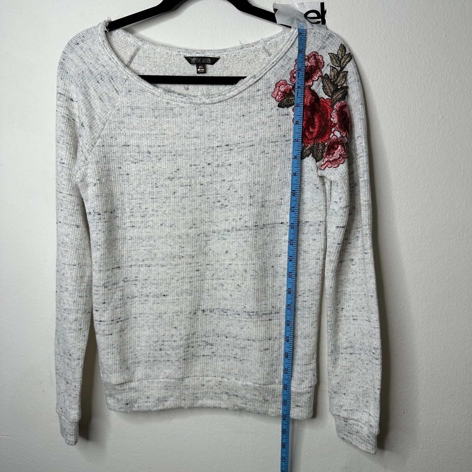 Other Peyton Jensen White-Gray Heathered Embroider Rose Sweater XS Size XS / US 0-2 / IT 36-38 - 9 Thumbnail