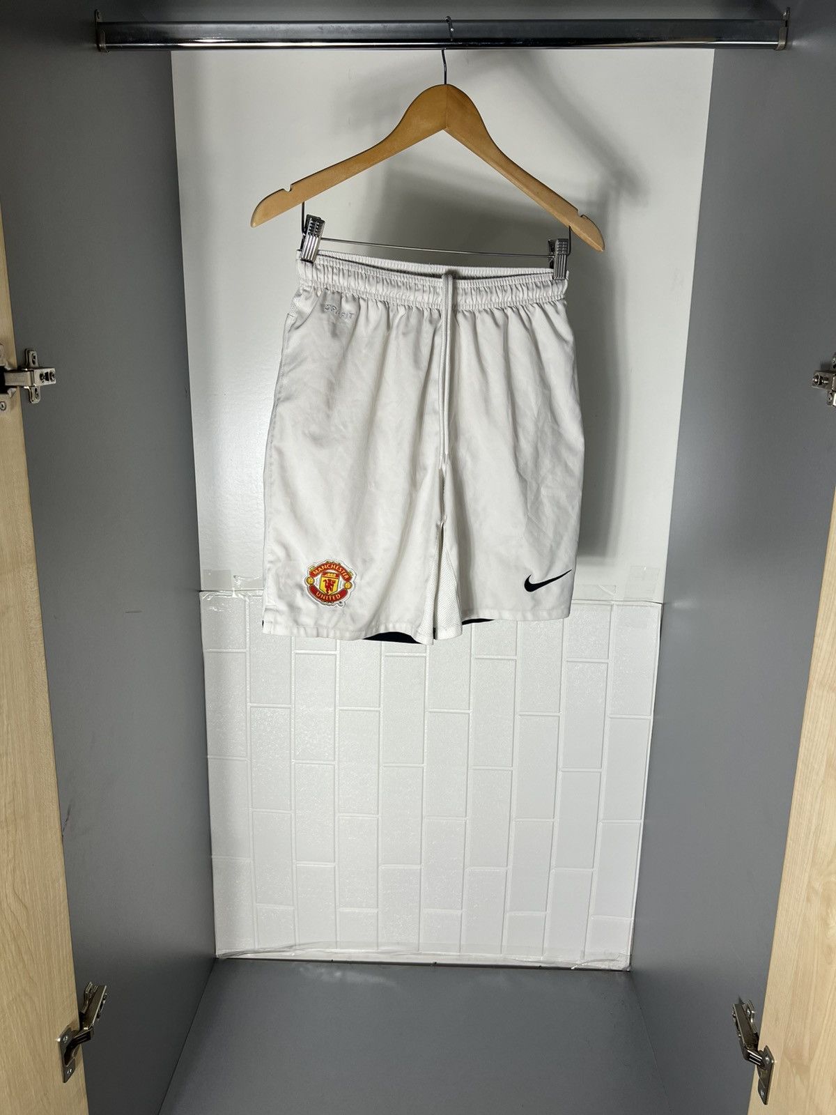 Nike VINTAGE NIKE FC MANCHESTER UNITED ENGLAND SOCCER JERSEY 90s Size US M / EU 48-50 / 2 - 3 Thumbnail