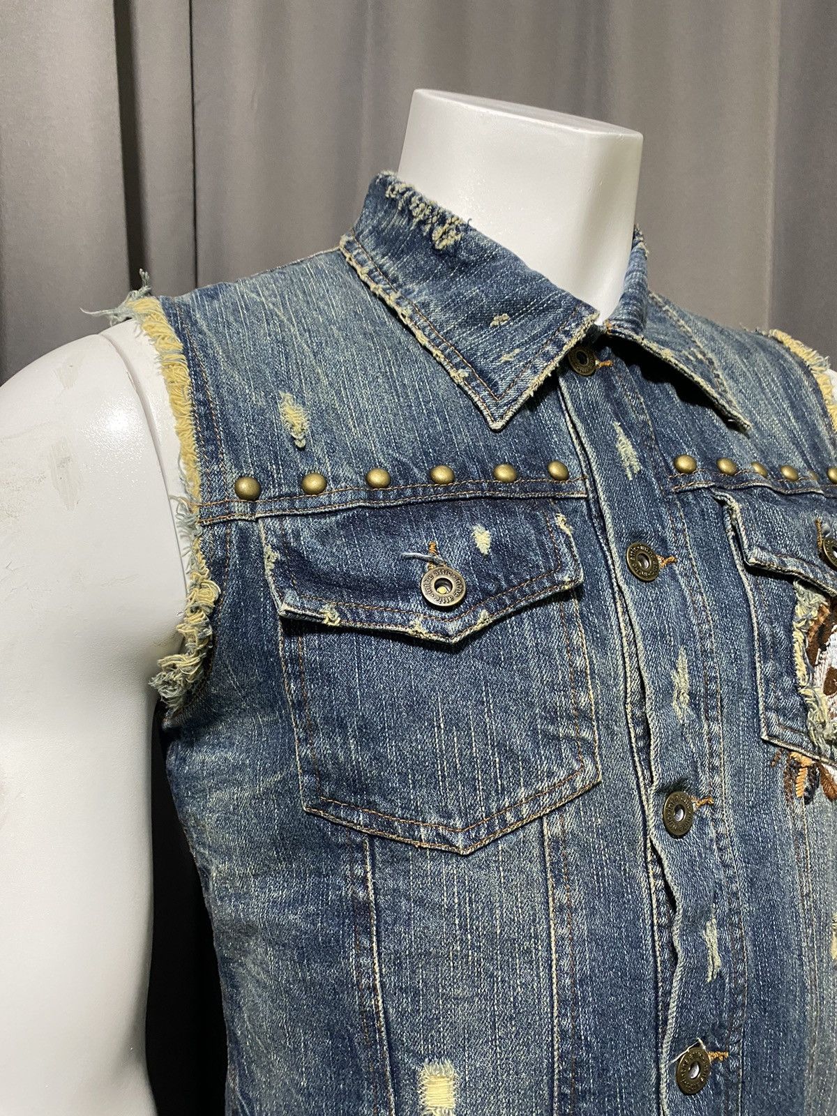 In The Attic × Japanese Brand Punk Indigo Denim Distressed Embroidered Vest Size US M / EU 48-50 / 2 - 2 Thumbnail