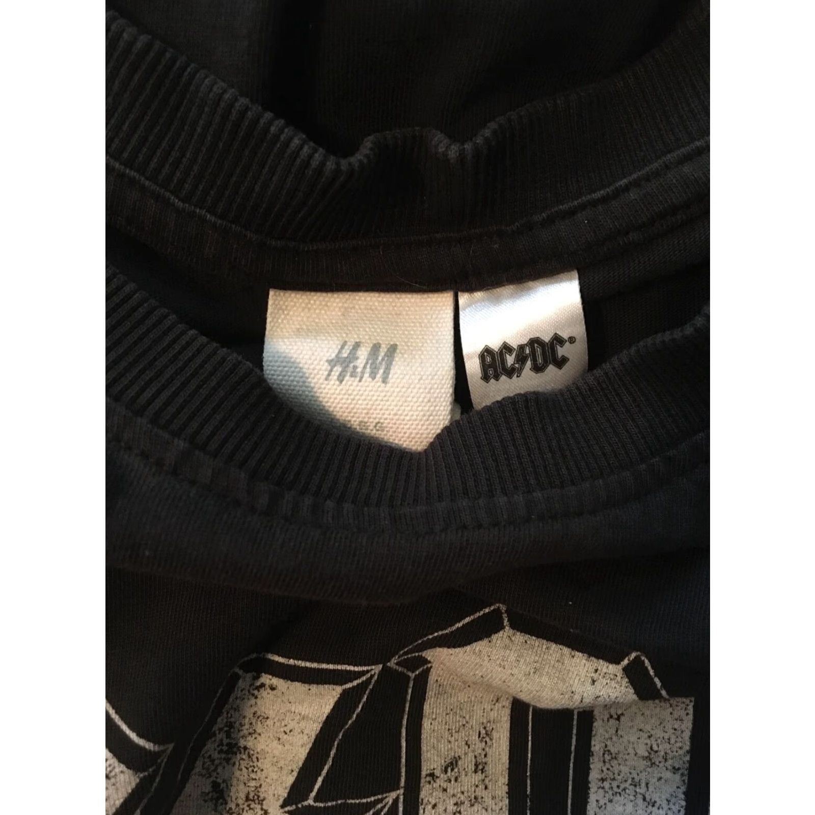 H&M H&M AC/DC Black Logo T-Shirt Womens M Short Sleeve Crew Neck Graphic Print Top, Pullover, Regular Fit, Cotton Blend, Black, SS Size M / US 6-8 / IT 42-44 - 3 Thumbnail