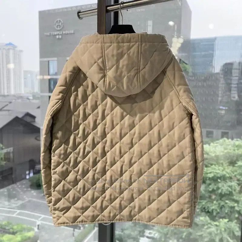 Burberry Burberry Khaki Quilted Cotton Women's Jacket. Size S / US 4 / IT 40 - 2 Thumbnail