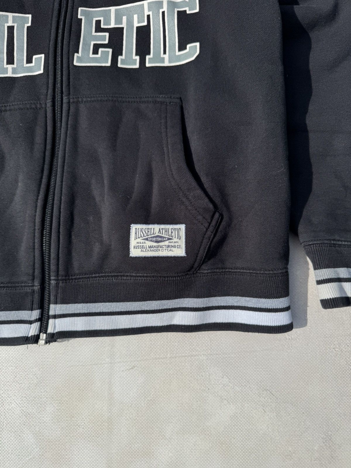 Russell Athletic Russel Athletic Distressed Zip Track Jacket Size M / US 6-8 / IT 42-44 - 2 Thumbnail