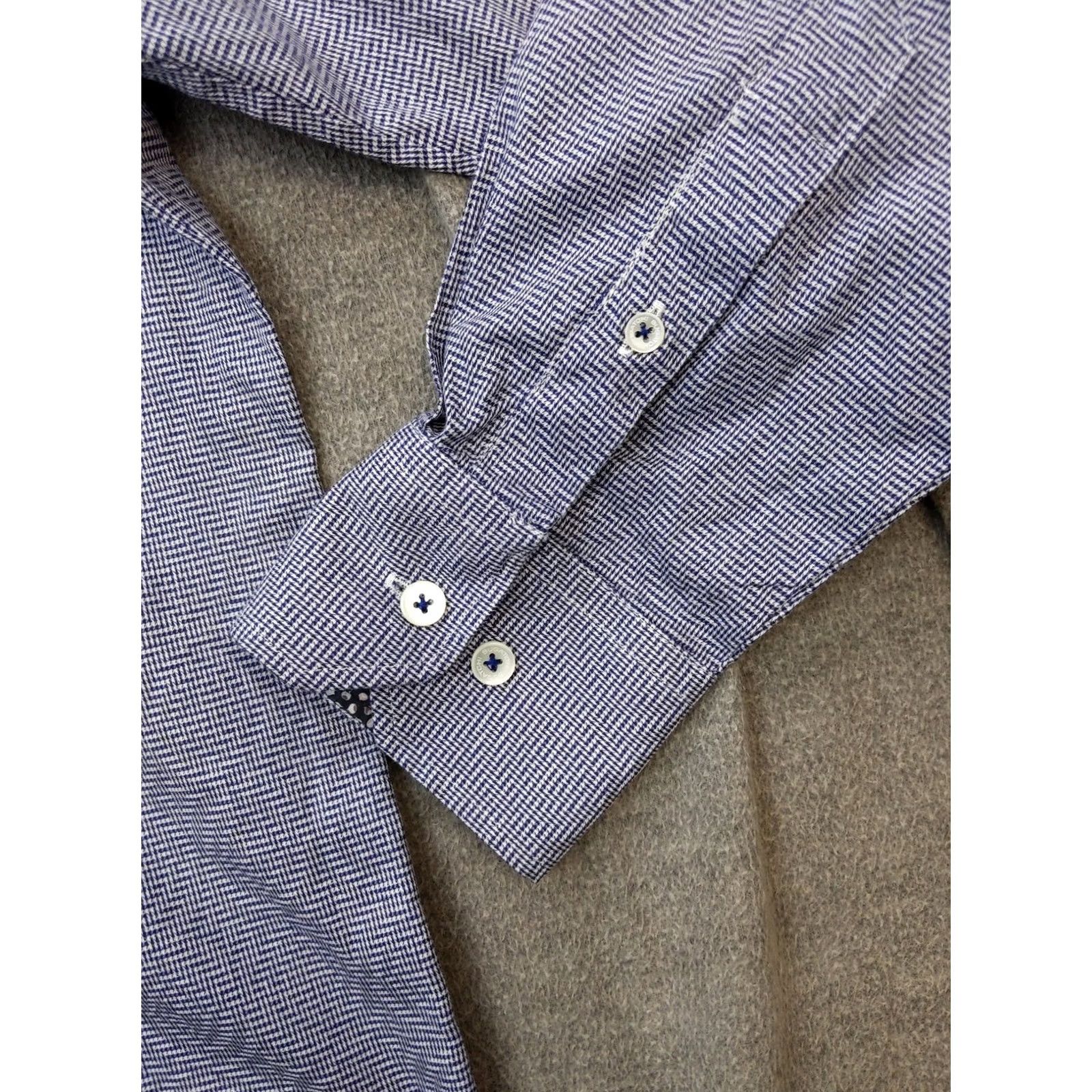 BUGATCHI BUGATCHI Shirt Mens S 14.5 Blue Herringbone Long Sleeve Button Up Contrast Trim Size US M / EU 48-50 / 2 - 2 Thumbnail