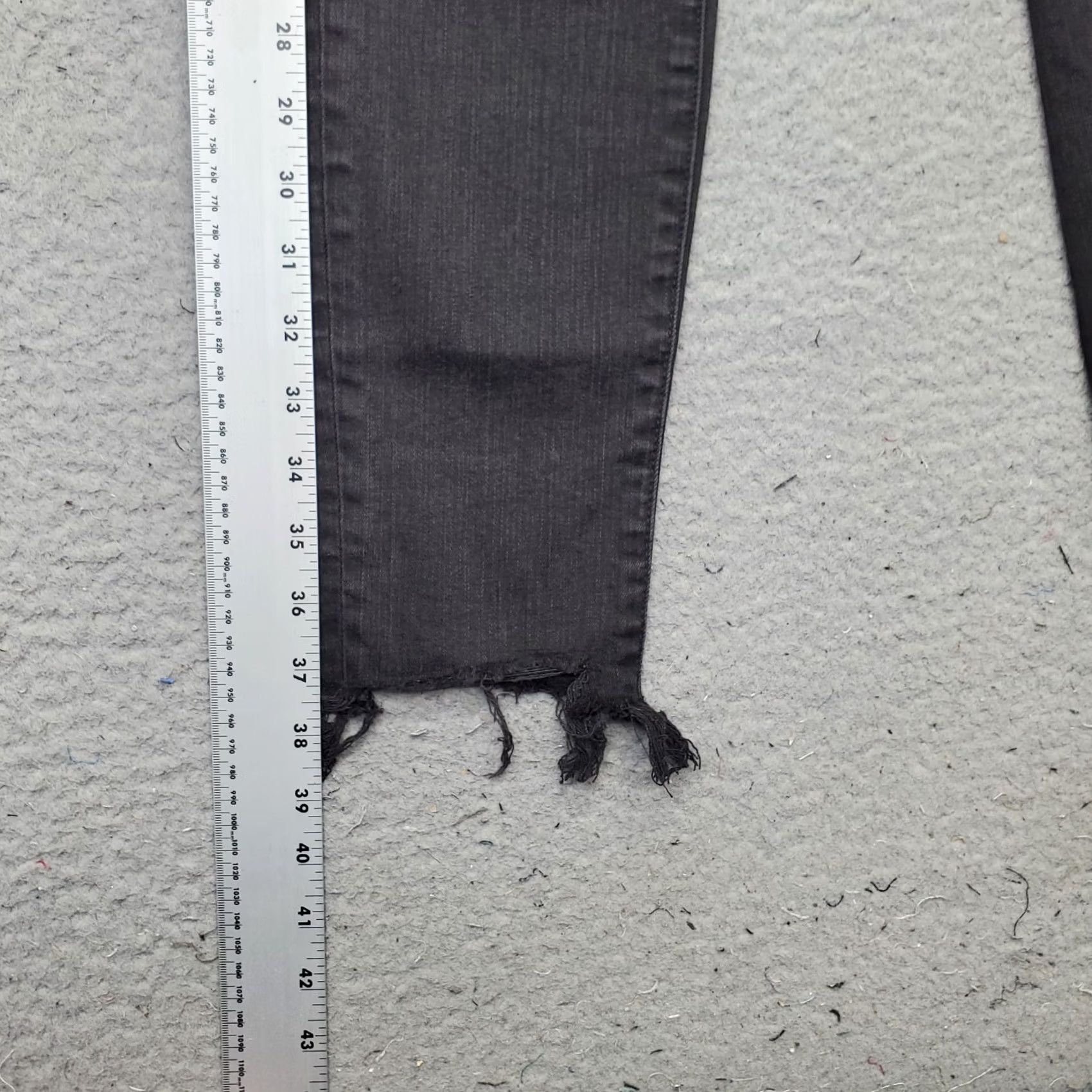 Madewell Madewell Jeans Womens 25 Black Denim 9" High Rise Skinny Button Fly Raw Hem Jeans Size 42" / US 20 - 3 Thumbnail