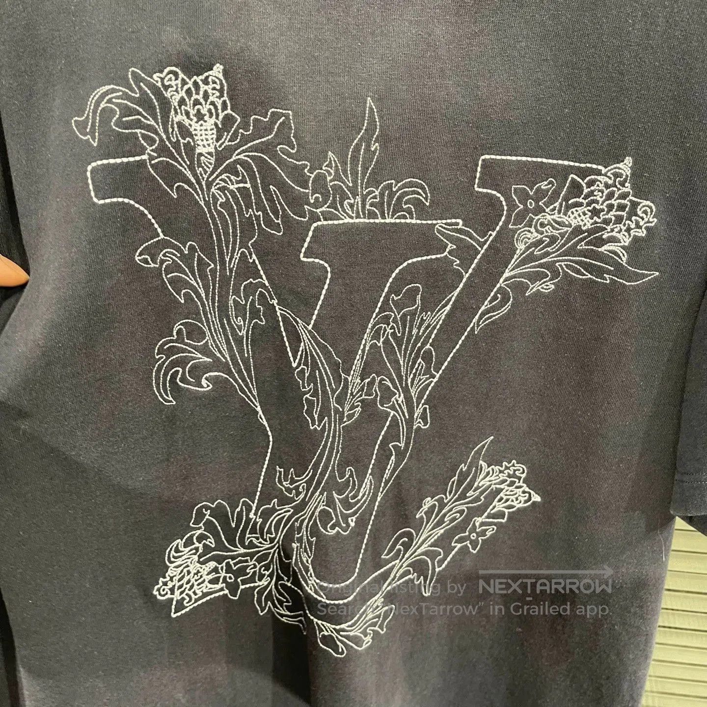 Louis Vuitton Black Short-Sleeve Graphic T-Shirt. Size US XL / EU 56 / 4 - 4 Thumbnail