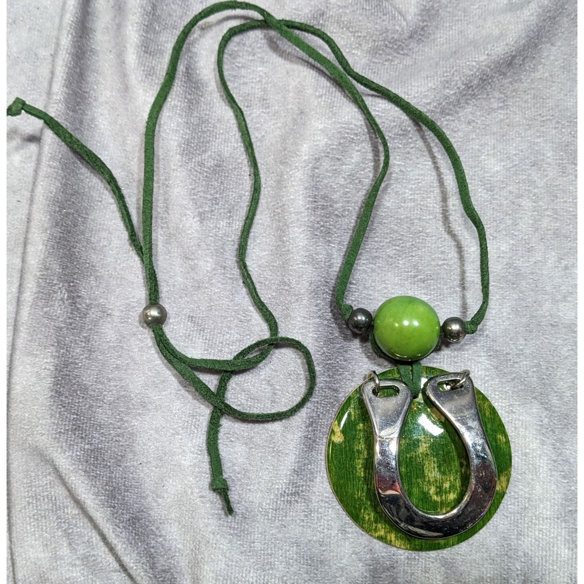 Other Unique Abstract Horse Shoe Accented Green And Silver Tone Ne Size ONE SIZE - 6 Thumbnail
