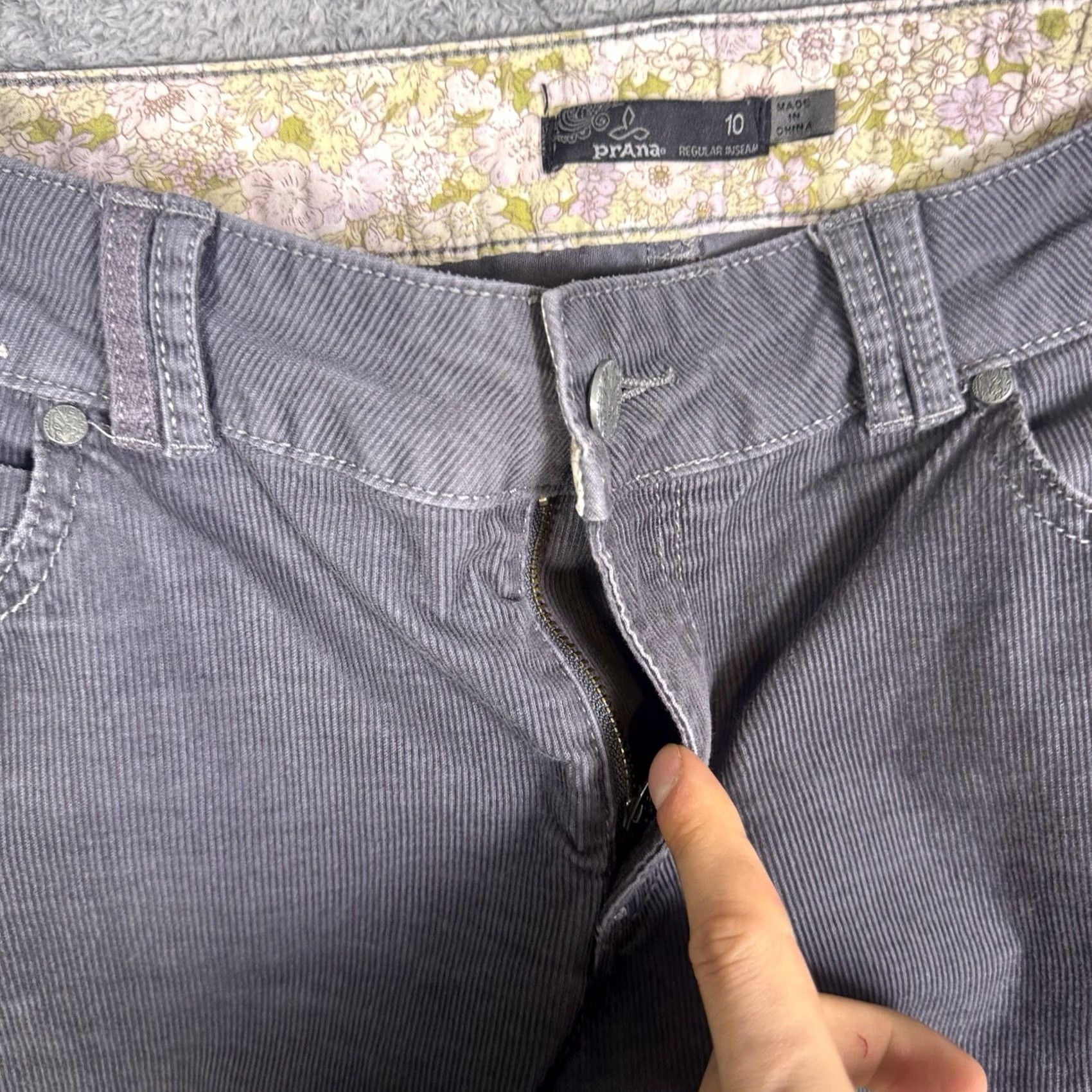 Prana Prana Corduroy Pants Women’s 10 Gray Casual Hike Gorpcore Trouser Floral Waist Size 32" / US 10 / IT 46 - 7 Thumbnail