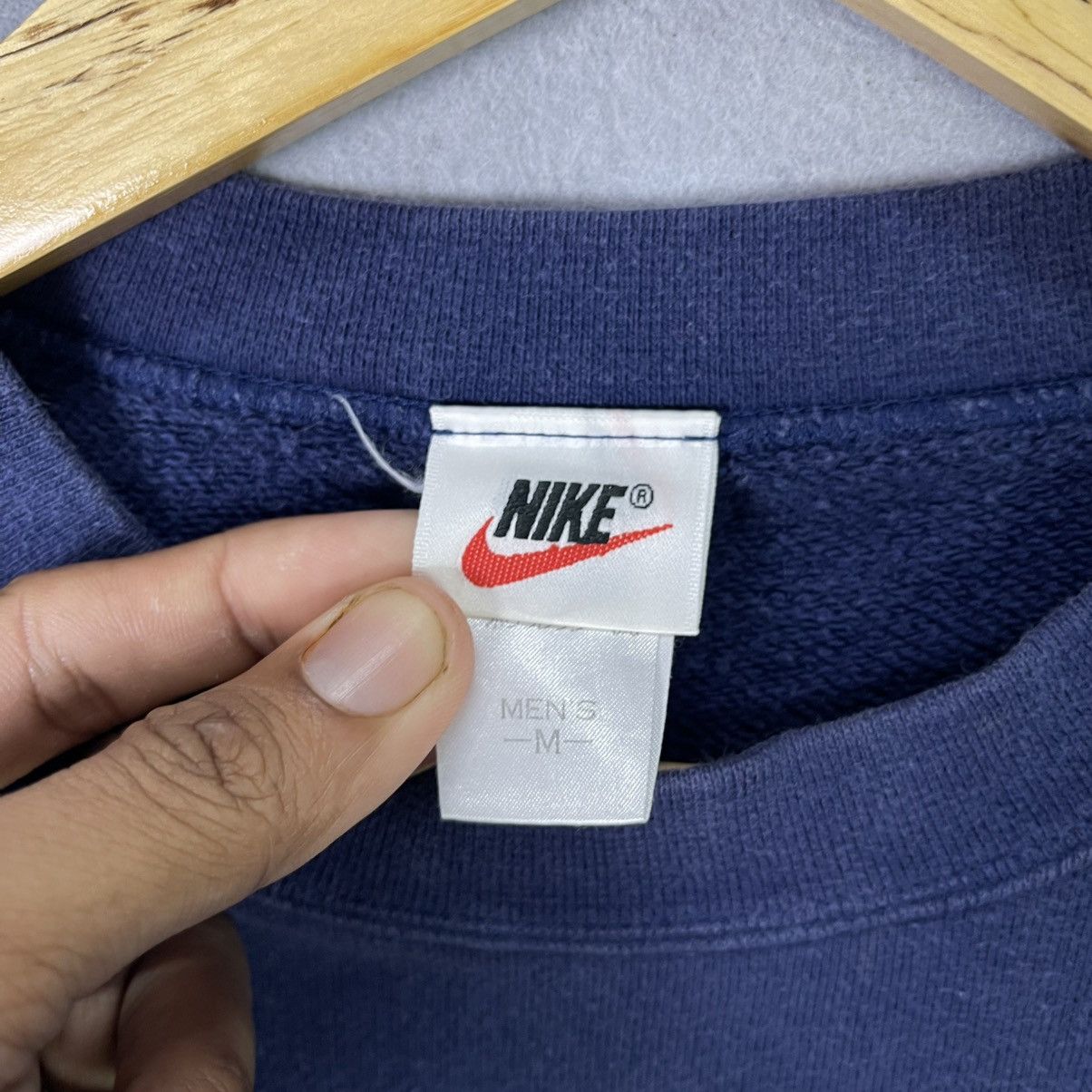 Nike 90s Nike Small Swoosh Navy Crewneck Sweatshirt Size US M / EU 48-50 / 2 - 7 Thumbnail