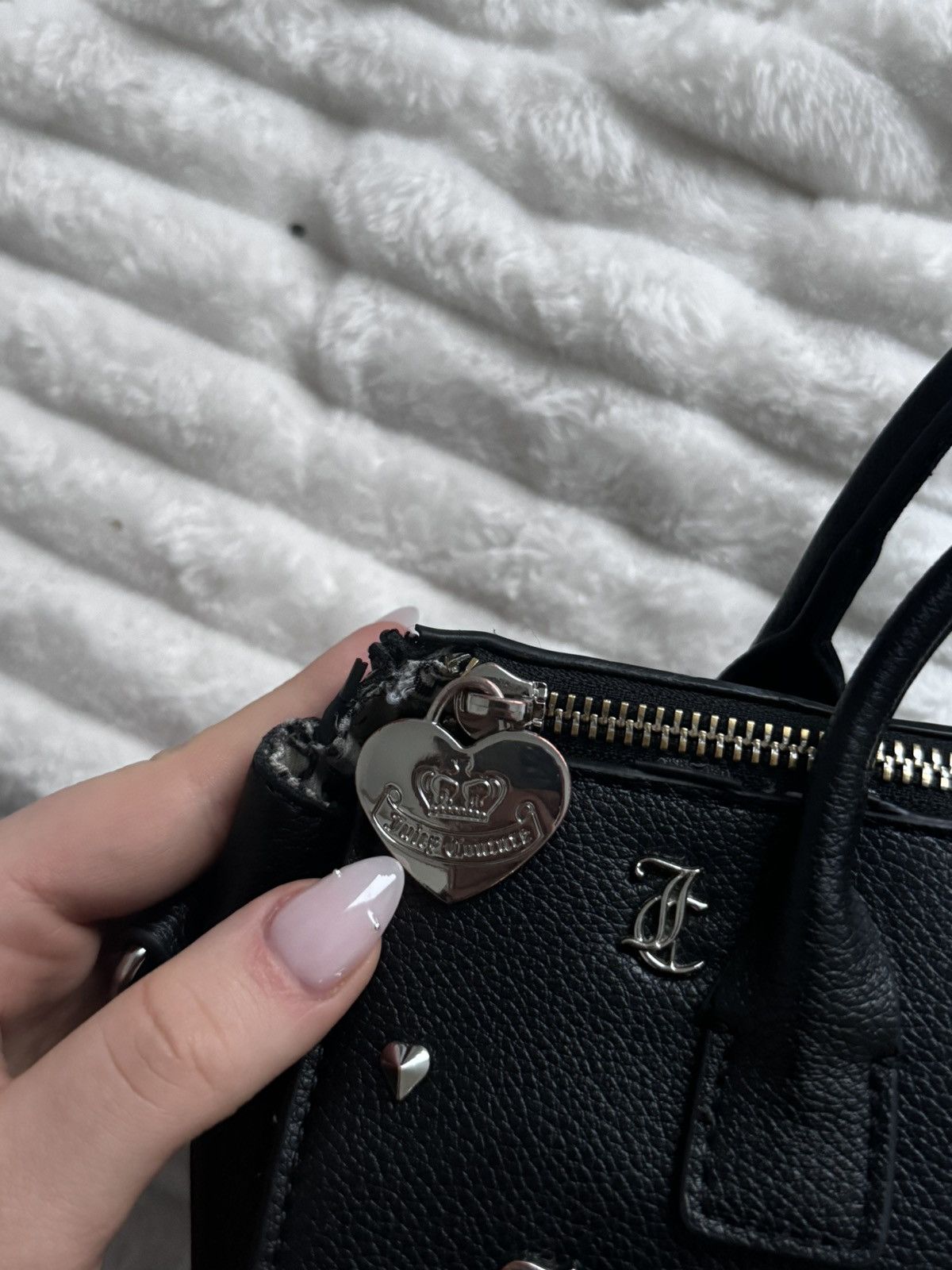 Juicy Couture Juicy Couture Black Faux Leather Barrel Bag Silver Studded Size ONE SIZE - 5 Thumbnail