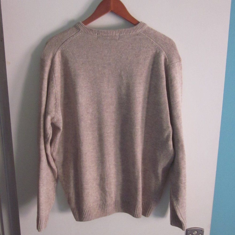 Aran Crafts Wool V-Neck Sweater Mens Size L Lambswool Size US L / EU 52-54 / 3 - 9 Thumbnail