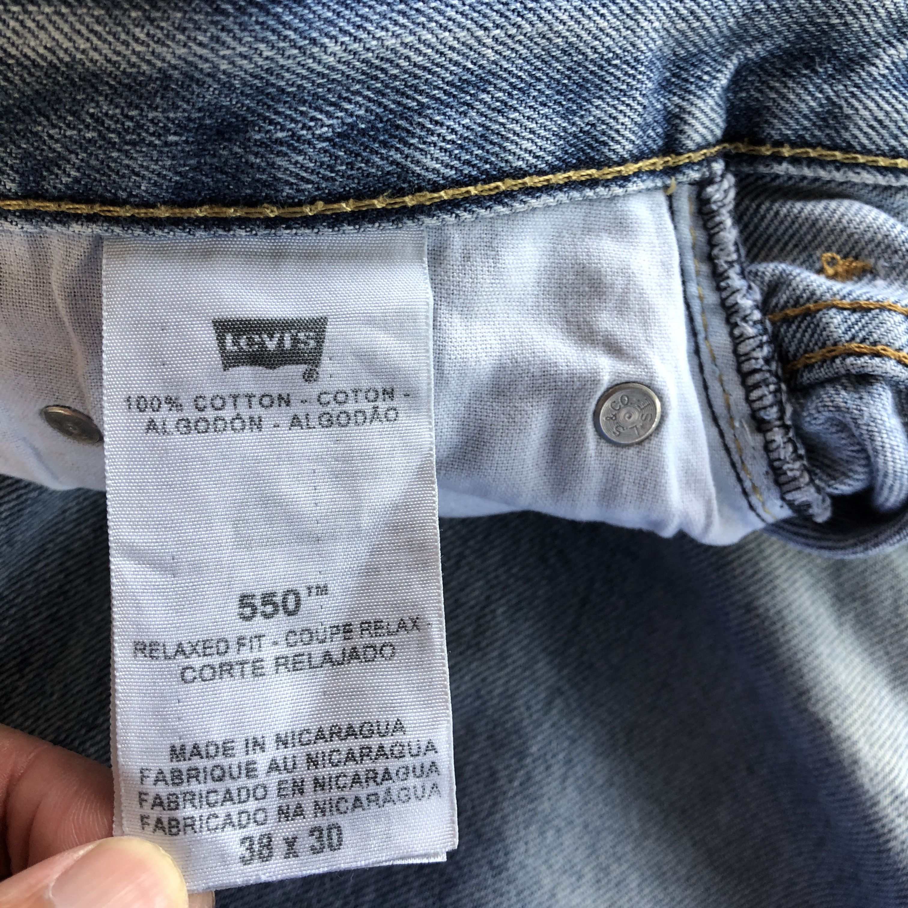 Levi's Vintage Levis 550 Baggy Jeans Levi's Faded Light Wash Denim Size US 36 / EU 52 - 9 Thumbnail