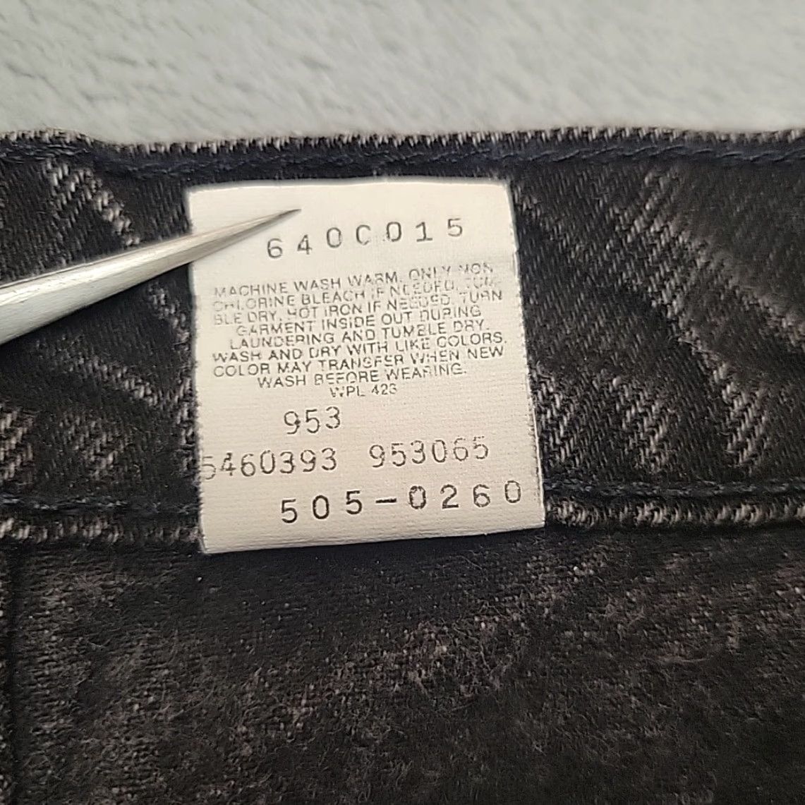 Levi's VINTAGE Levi's Jeans 505 Mens 33x32 Black Straight Leg Made in USA 90s Retro Jeans Size US 33 - 6 Thumbnail