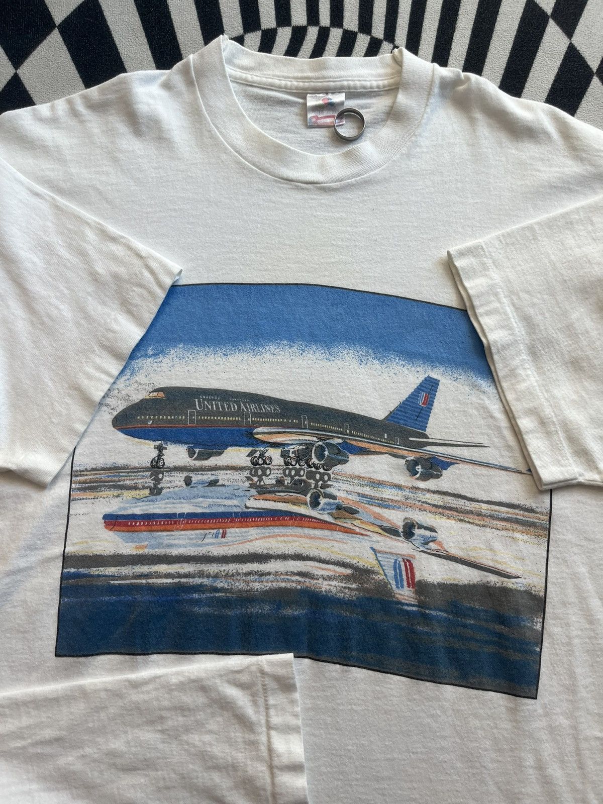 Vintage Vintage UNITED AIRLINES Flight Artwork 90’s Tshirt Size US XXL / EU 58 / 5 - 6 Thumbnail