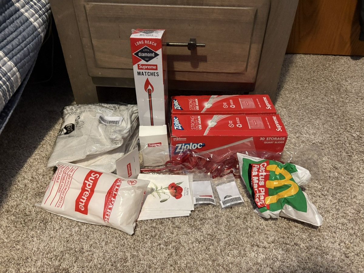 Supreme Supreme accessories lot Size ONE SIZE - 1 Thumbnail