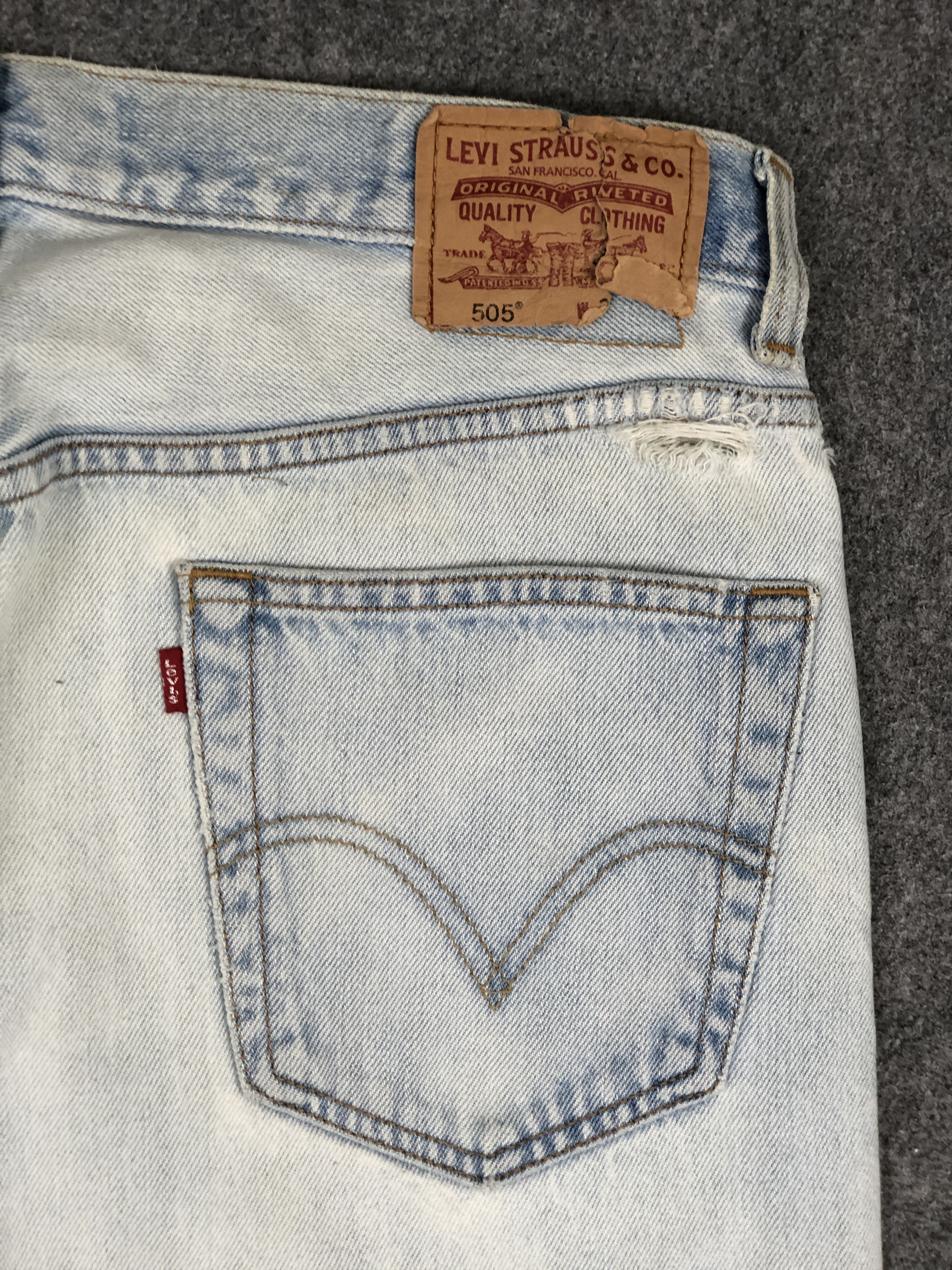 Levi's Light Washed Vintage Levis 505 Jeans DP2366 Size US 35 - 18 Thumbnail