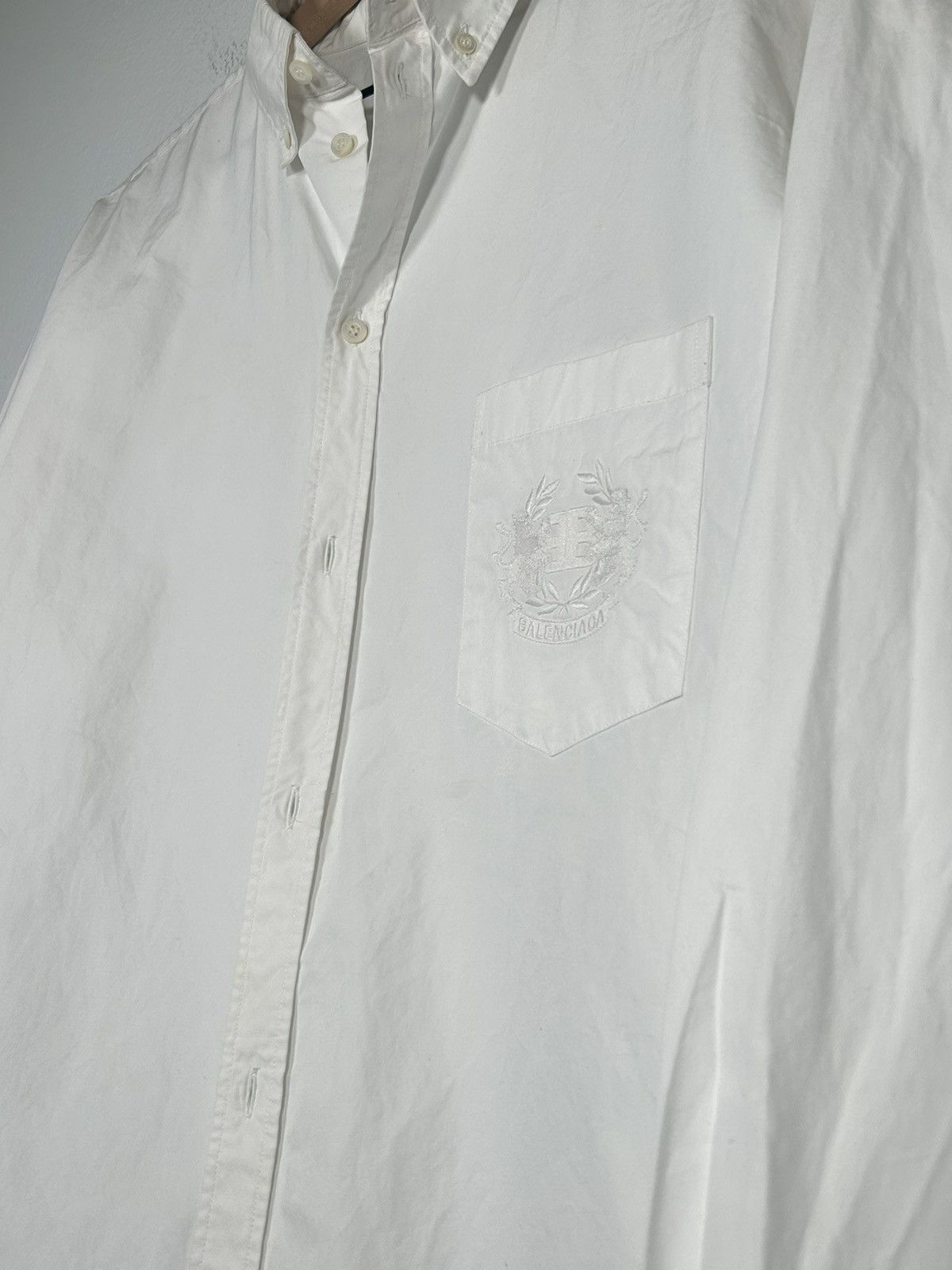 Balenciaga SS20 Logo Crest Embroidered Button up Size US L / EU 52-54 / 3 - 4 Thumbnail